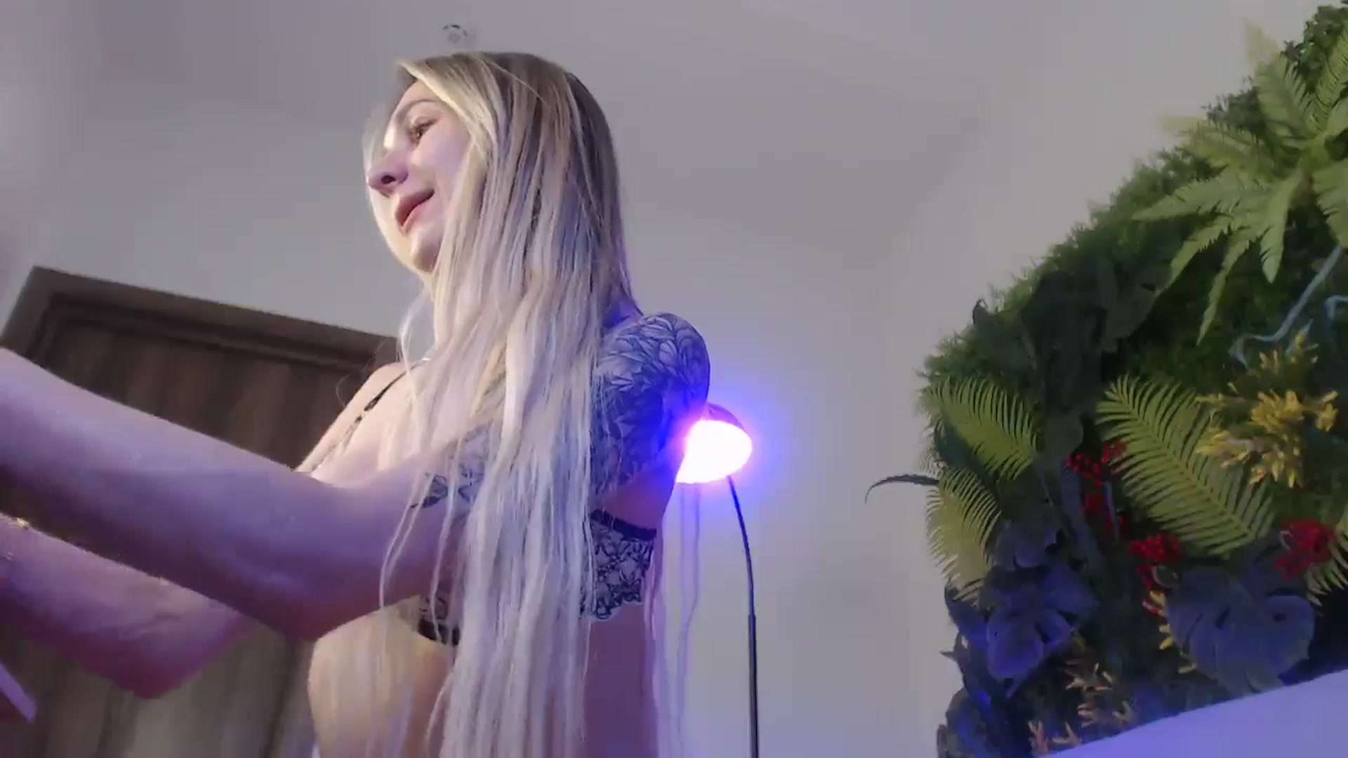 Gallery image thumbnail from Horny_Blond's myfreecams stream on, 06/20/2025, 09:01 image 10 of 20