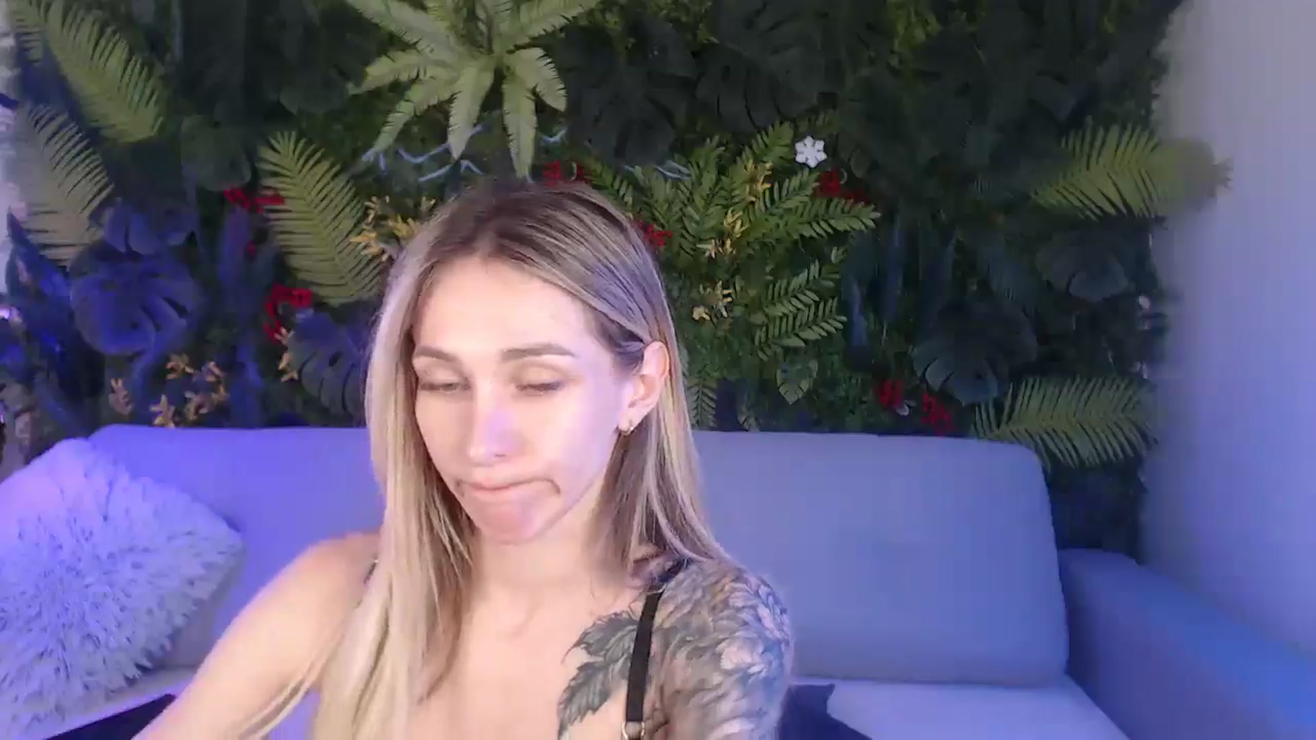 Gallery image thumbnail from Horny_Blond's myfreecams stream on, 06/20/2025, 10:25 image 3 of 20