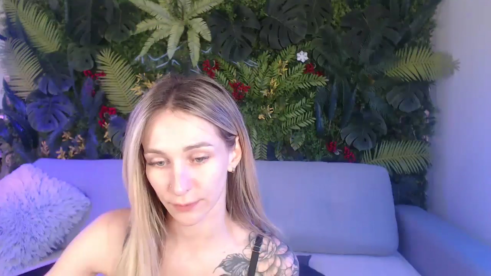 Gallery image thumbnail from Horny_Blond's myfreecams stream on, 06/20/2025, 10:25 image 4 of 20