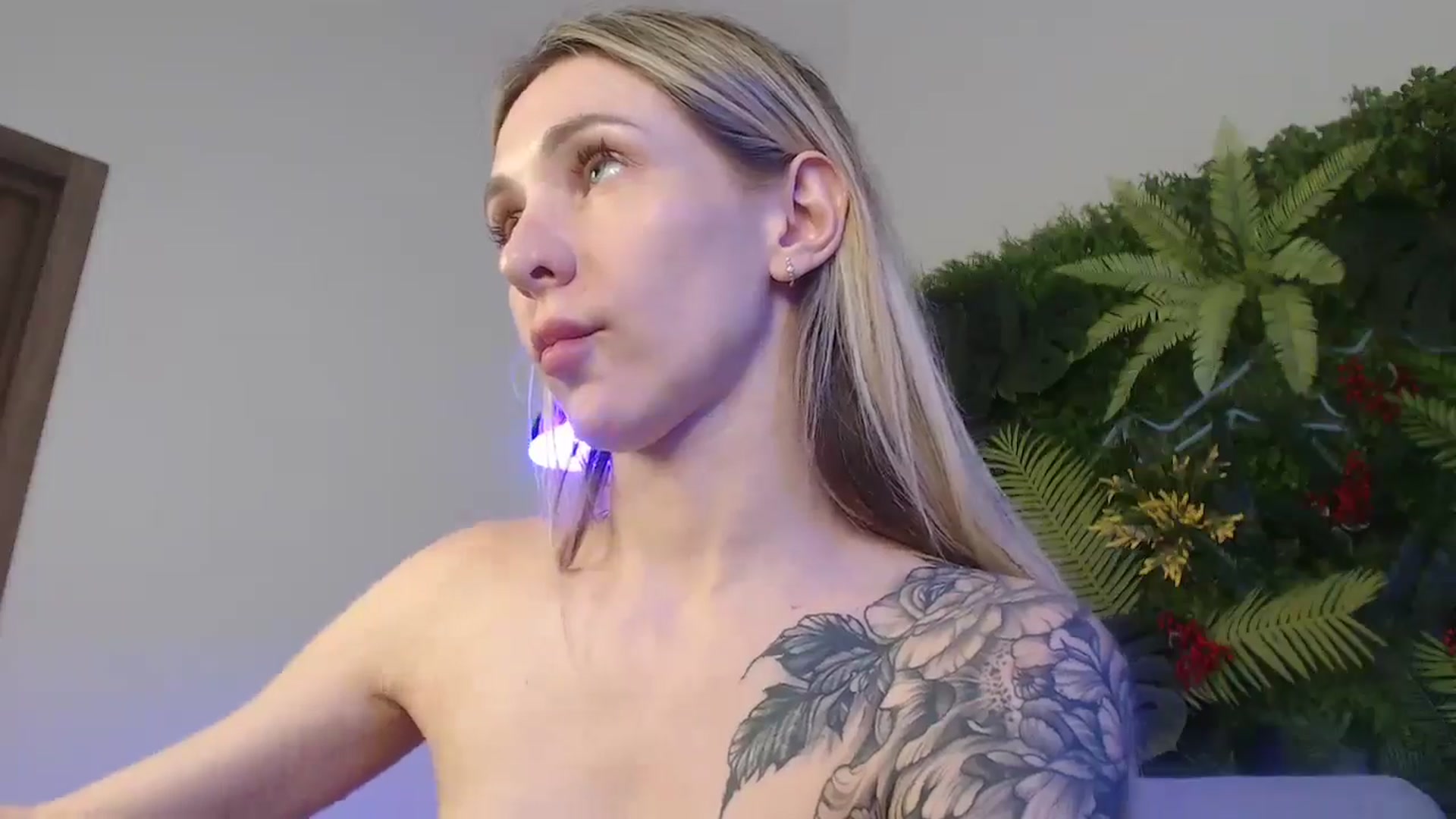 Gallery image thumbnail from Horny_Blond's myfreecams stream on, 06/20/2025, 13:05 image 3 of 20