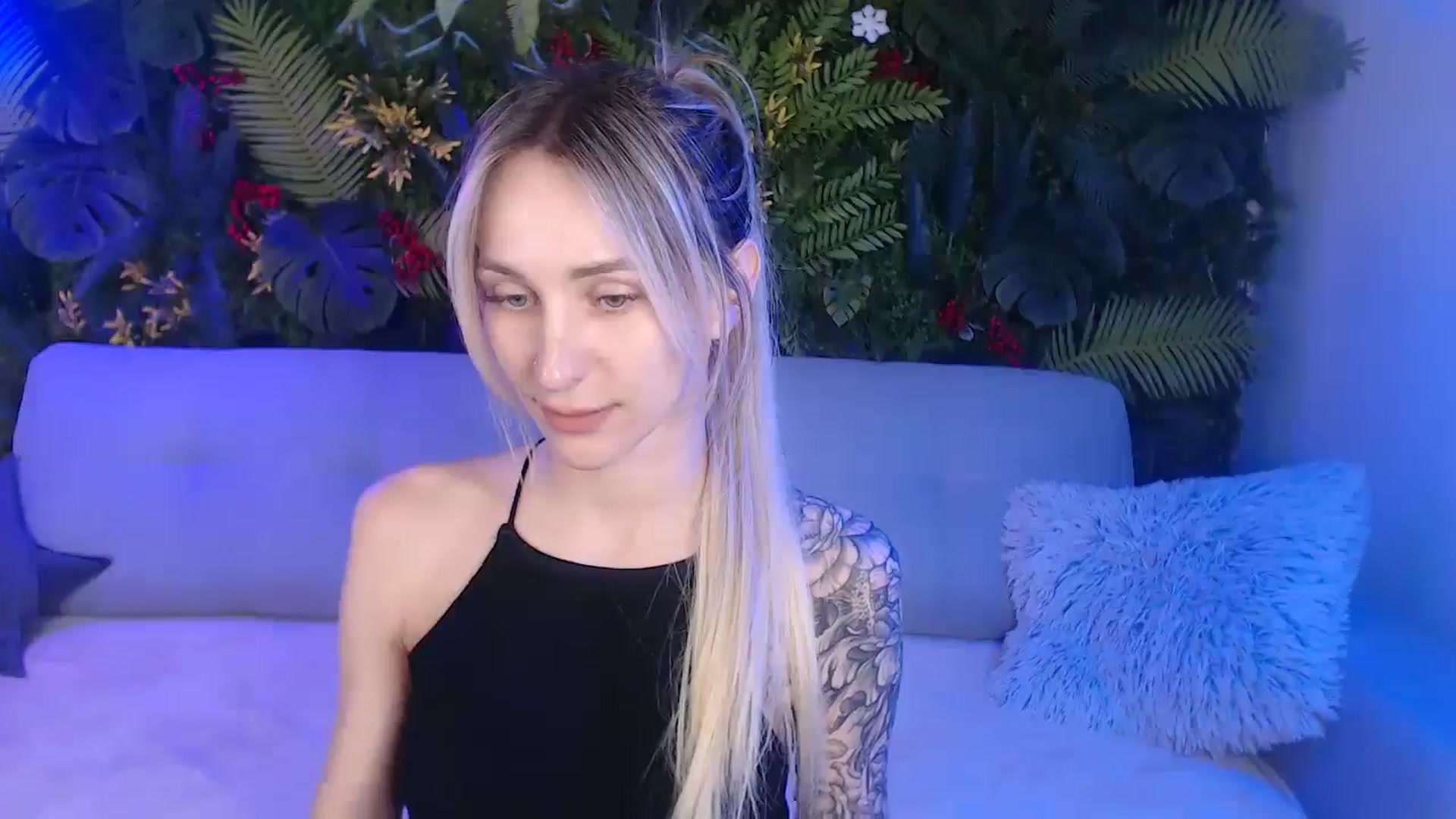 Gallery image thumbnail from Horny_Blond's myfreecams stream on, 06/21/2025, 08:20 image 7 of 20