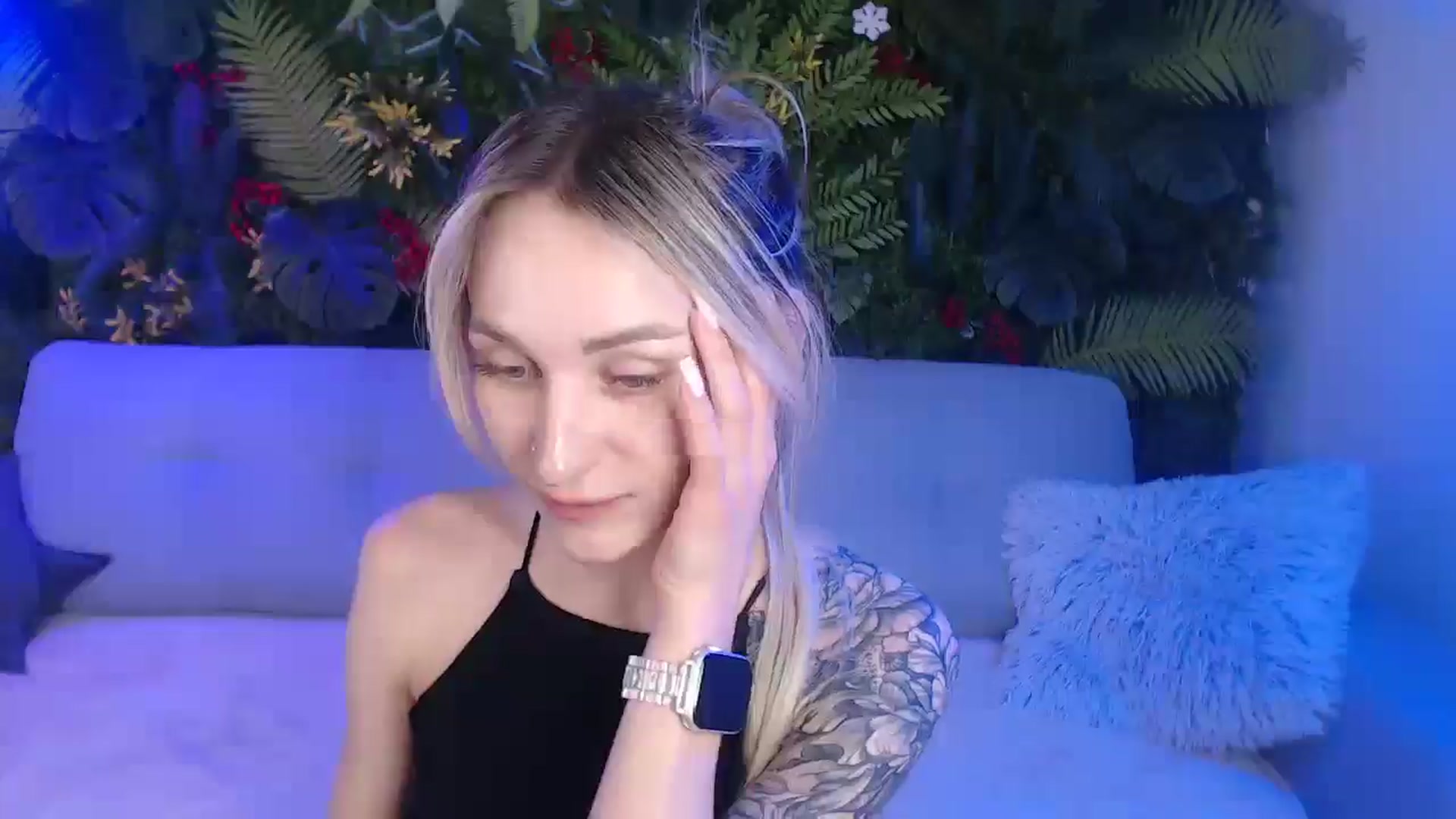 Gallery image thumbnail from Horny_Blond's myfreecams stream on, 06/21/2025, 08:20 image 14 of 20