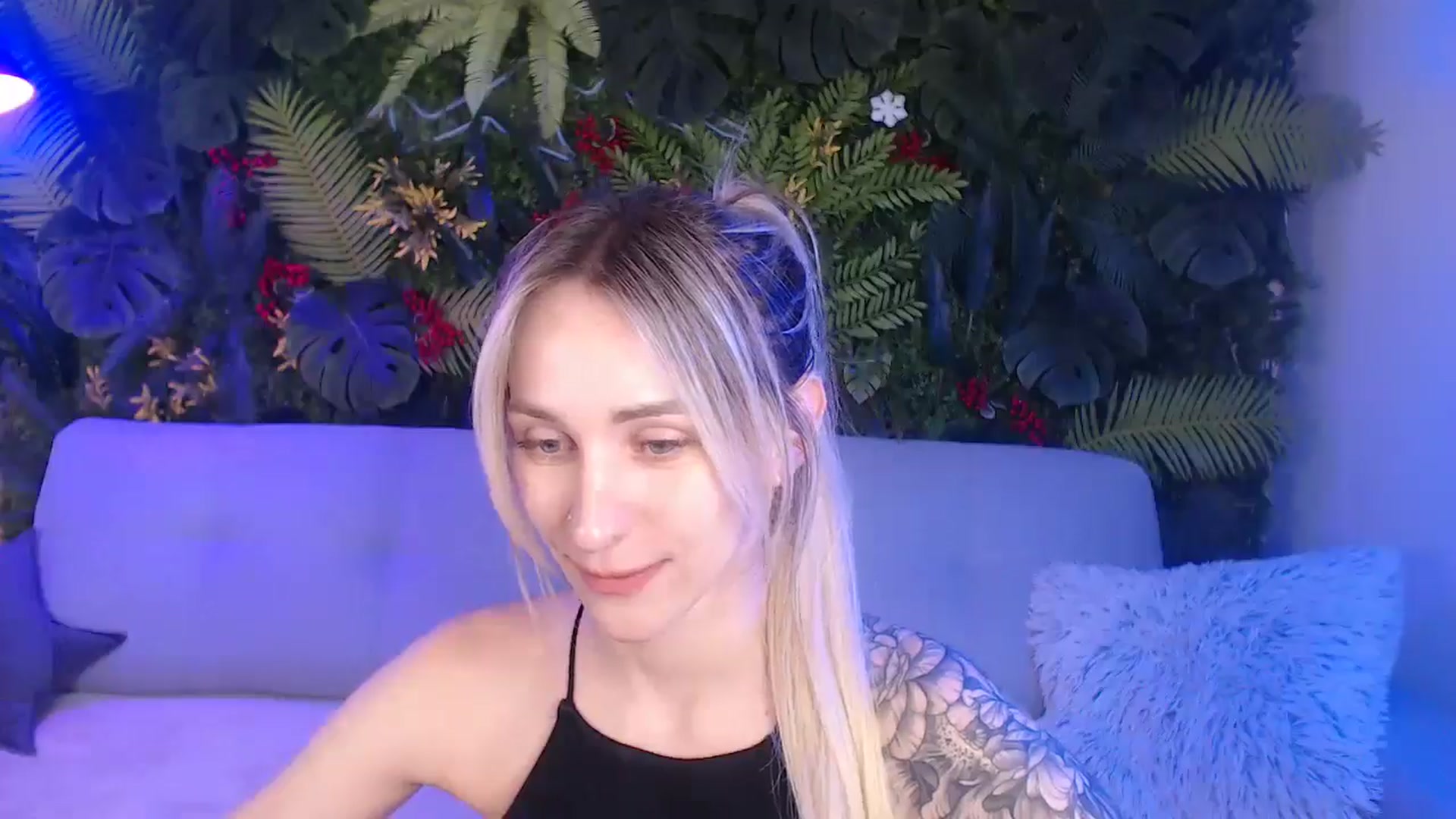 Gallery image thumbnail from Horny_Blond's myfreecams stream on, 06/21/2025, 08:20 image 5 of 20