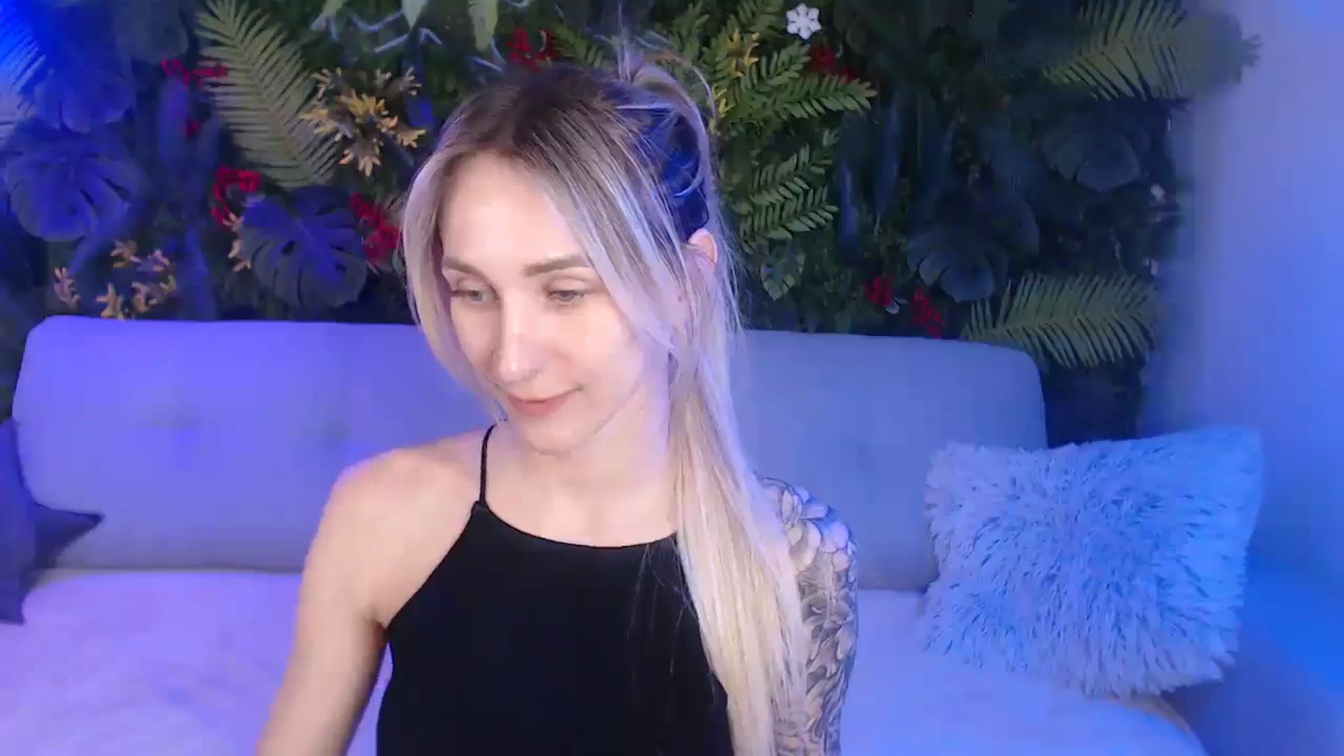Gallery image thumbnail from Horny_Blond's myfreecams stream on, 06/21/2025, 08:20 image 11 of 20