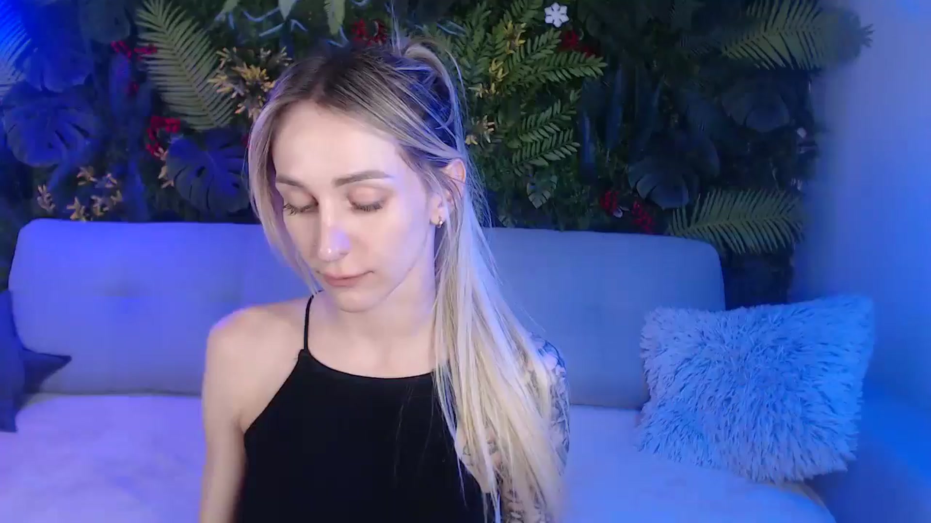 Gallery image thumbnail from Horny_Blond's myfreecams stream on, 06/21/2025, 08:20 image 9 of 20
