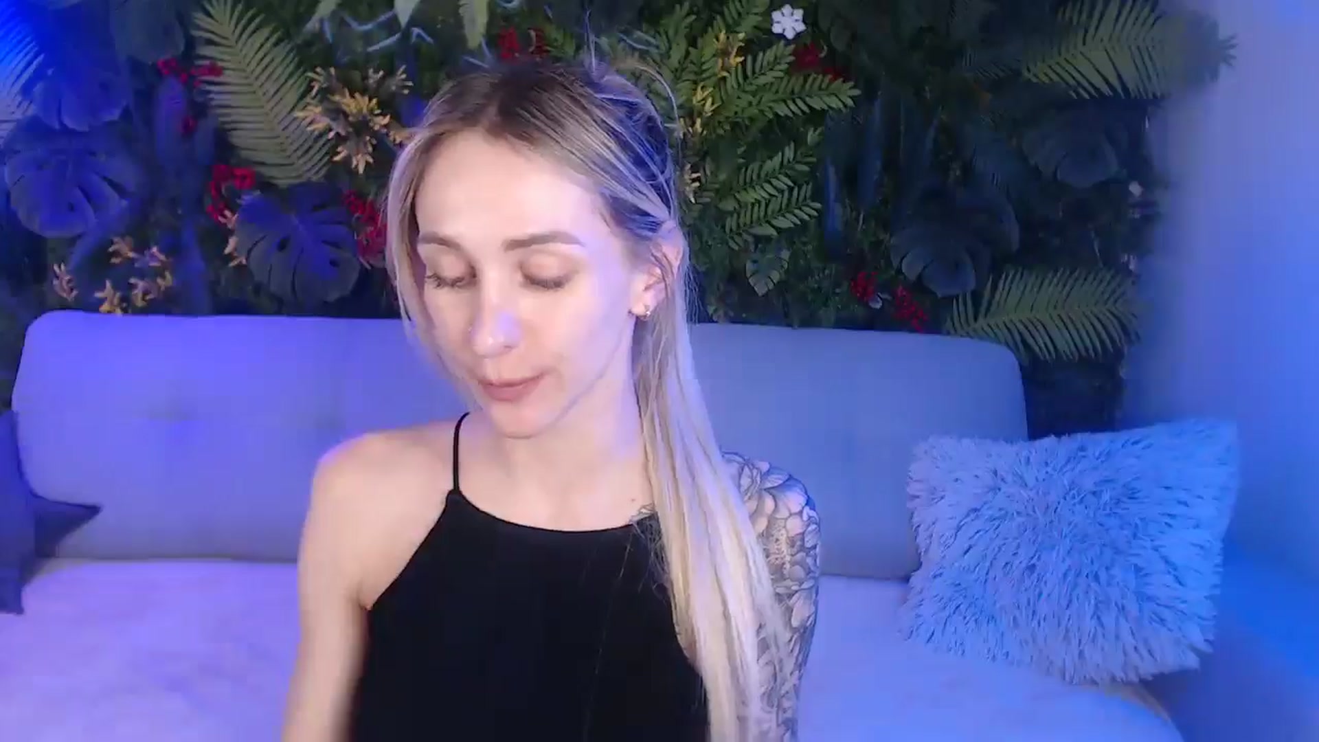 Gallery image thumbnail from Horny_Blond's myfreecams stream on, 06/21/2025, 08:20 image 8 of 20