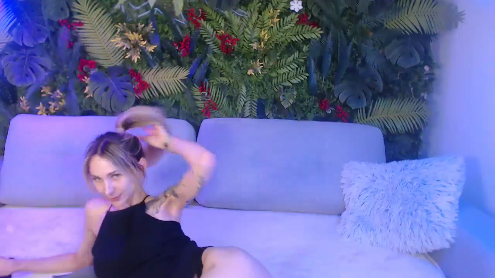 Gallery image thumbnail from Horny_Blond's myfreecams stream on, 06/21/2025, 08:20 image 19 of 20