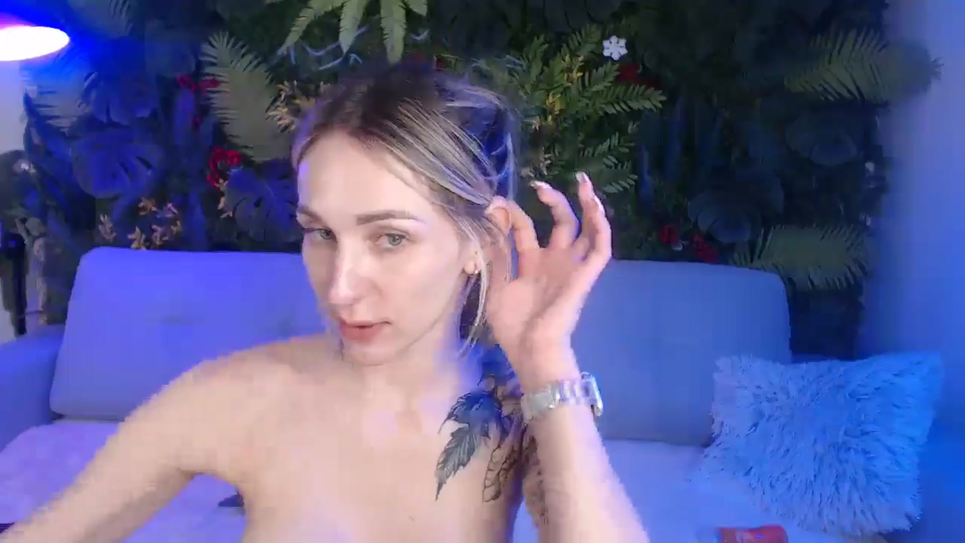 Gallery image thumbnail from Horny_Blond's myfreecams stream on, 06/21/2025, 09:34 image 16 of 20