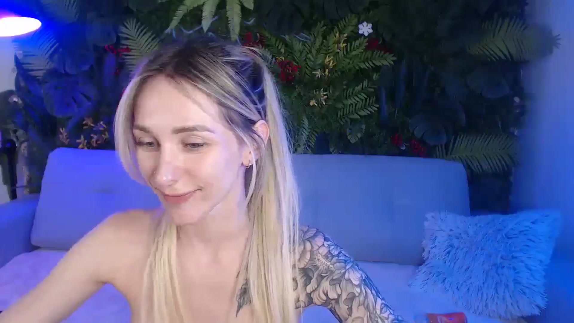 Gallery image thumbnail from Horny_Blond's myfreecams stream on, 06/21/2025, 09:34 image 13 of 20