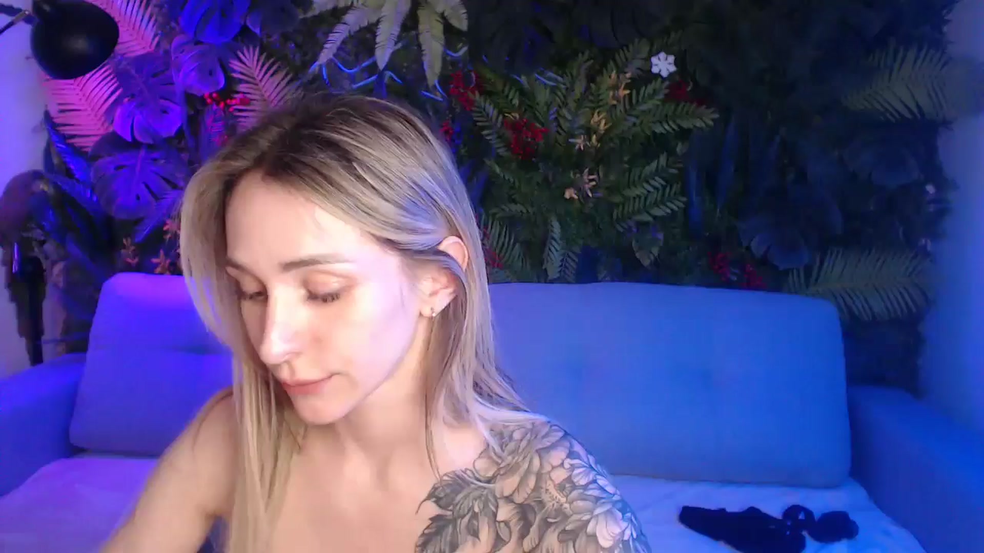 Gallery image thumbnail from Horny_Blond's myfreecams stream on, 06/22/2025, 10:17 image 18 of 20