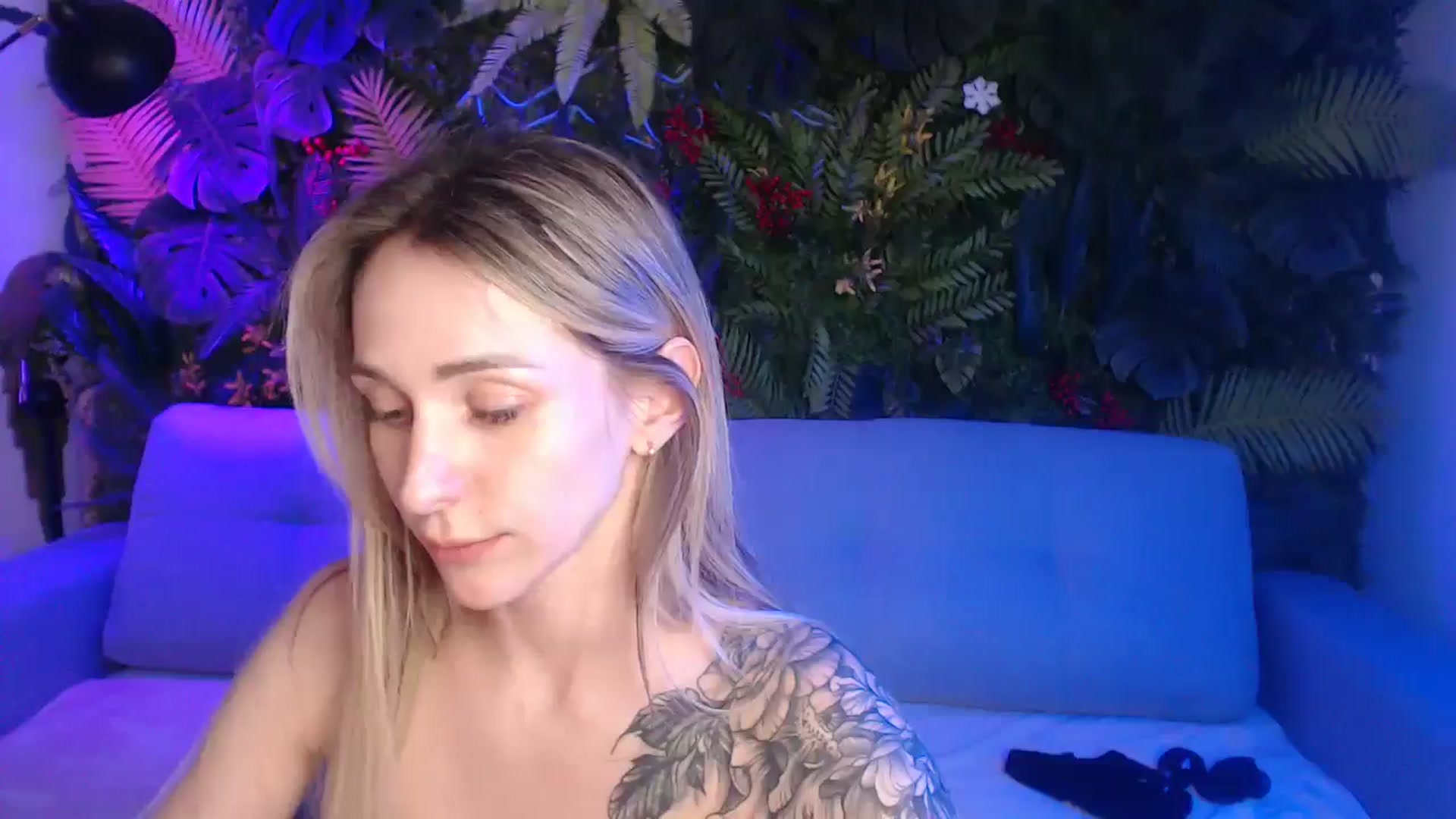 Gallery image thumbnail from Horny_Blond's myfreecams stream on, 06/22/2025, 10:17 image 17 of 20