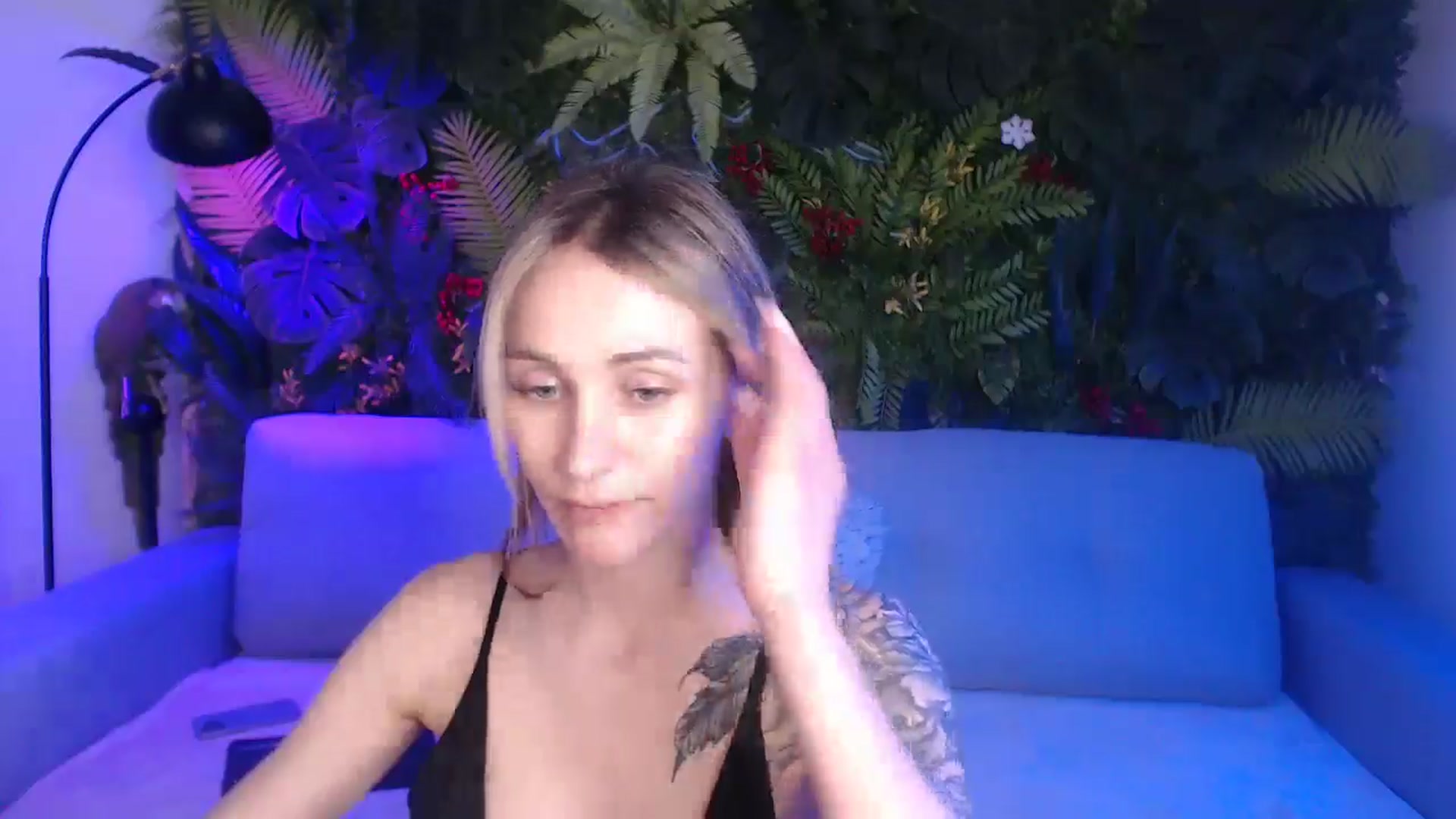 Gallery image thumbnail from Horny_Blond's myfreecams stream on, 06/24/2025, 10:27 image 18 of 20