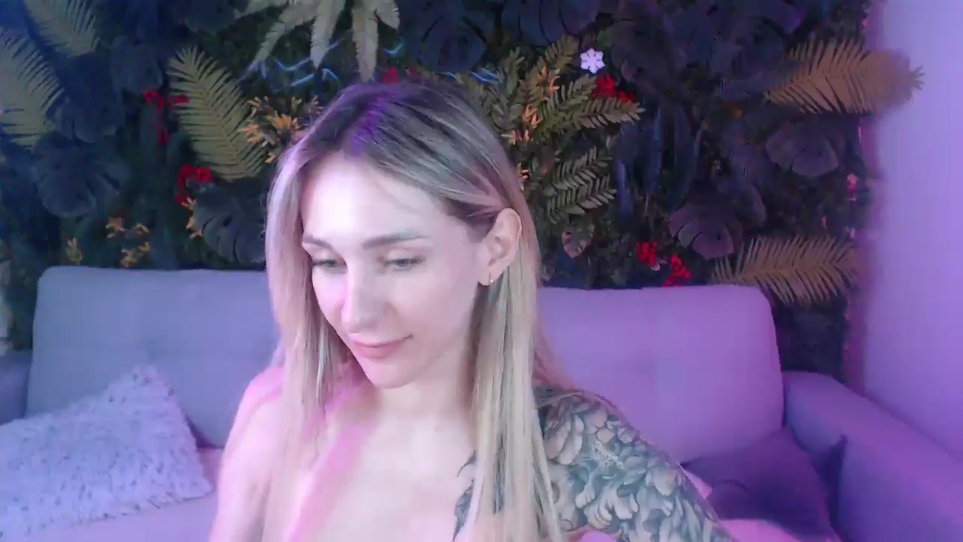 Gallery image thumbnail from Horny_Blond's myfreecams stream on, 06/30/2025, 10:16 image 3 of 20