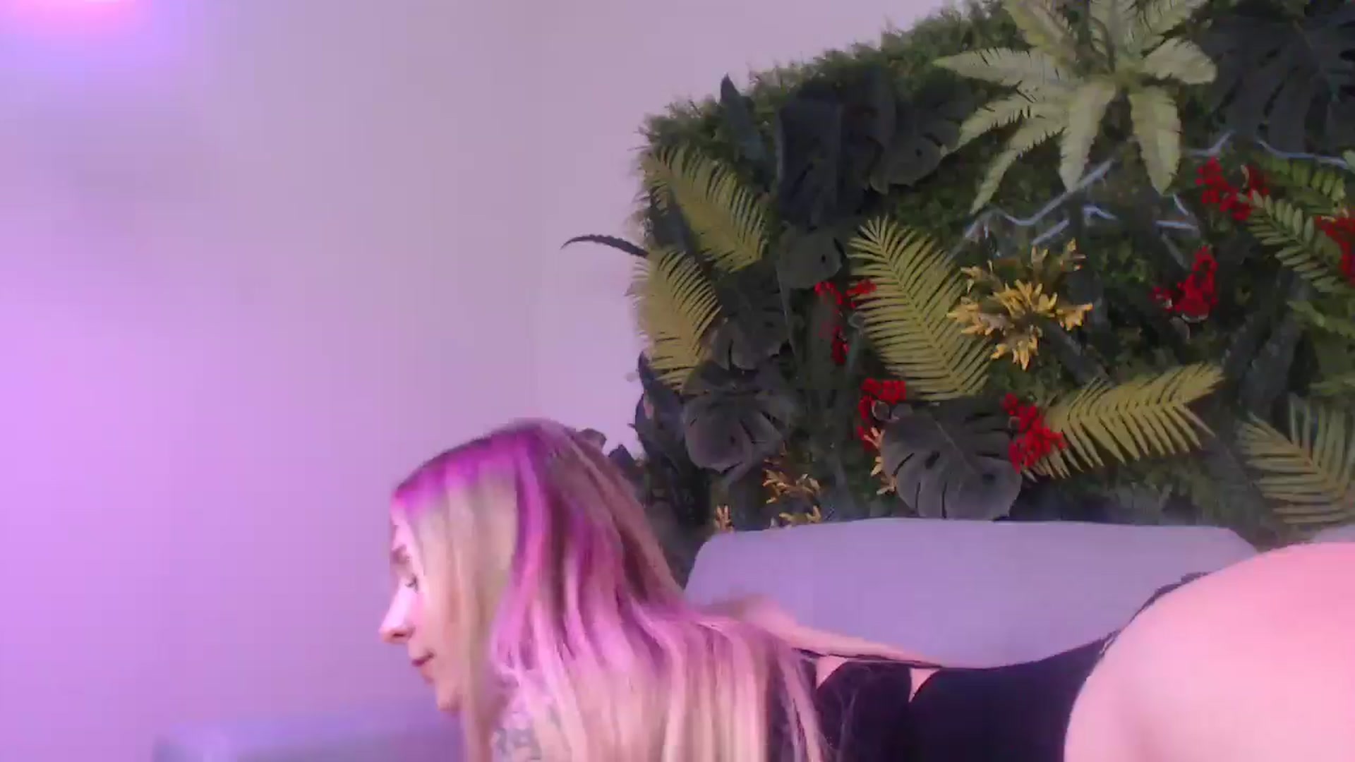 Gallery image thumbnail from Horny_Blond's myfreecams stream on, 07/01/2025, 08:20 image 19 of 20