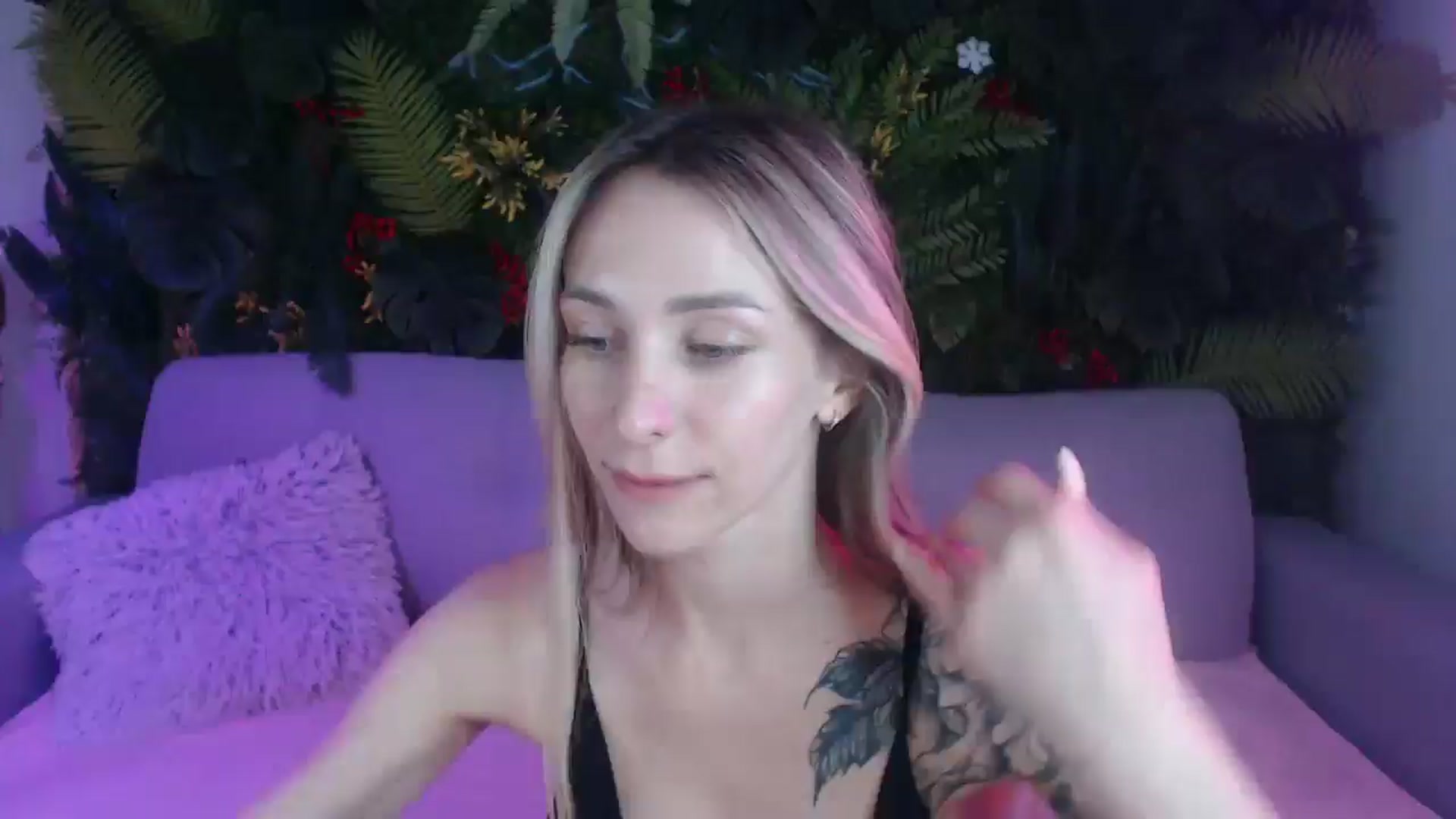 Gallery image thumbnail from Horny_Blond's myfreecams stream on, 07/05/2025, 08:34 image 6 of 20