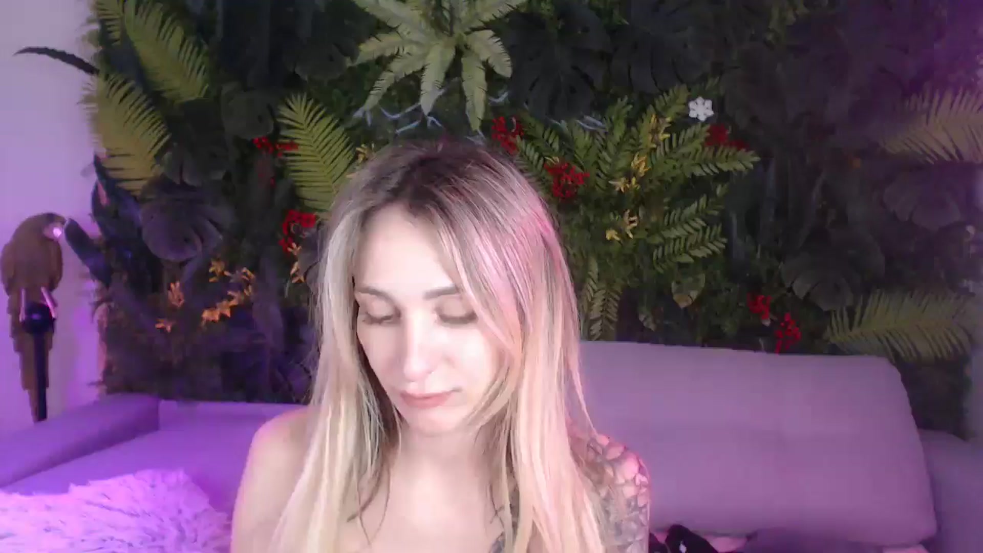 Gallery image thumbnail from Horny_Blond's myfreecams stream on, 07/05/2025, 13:24 image 19 of 20