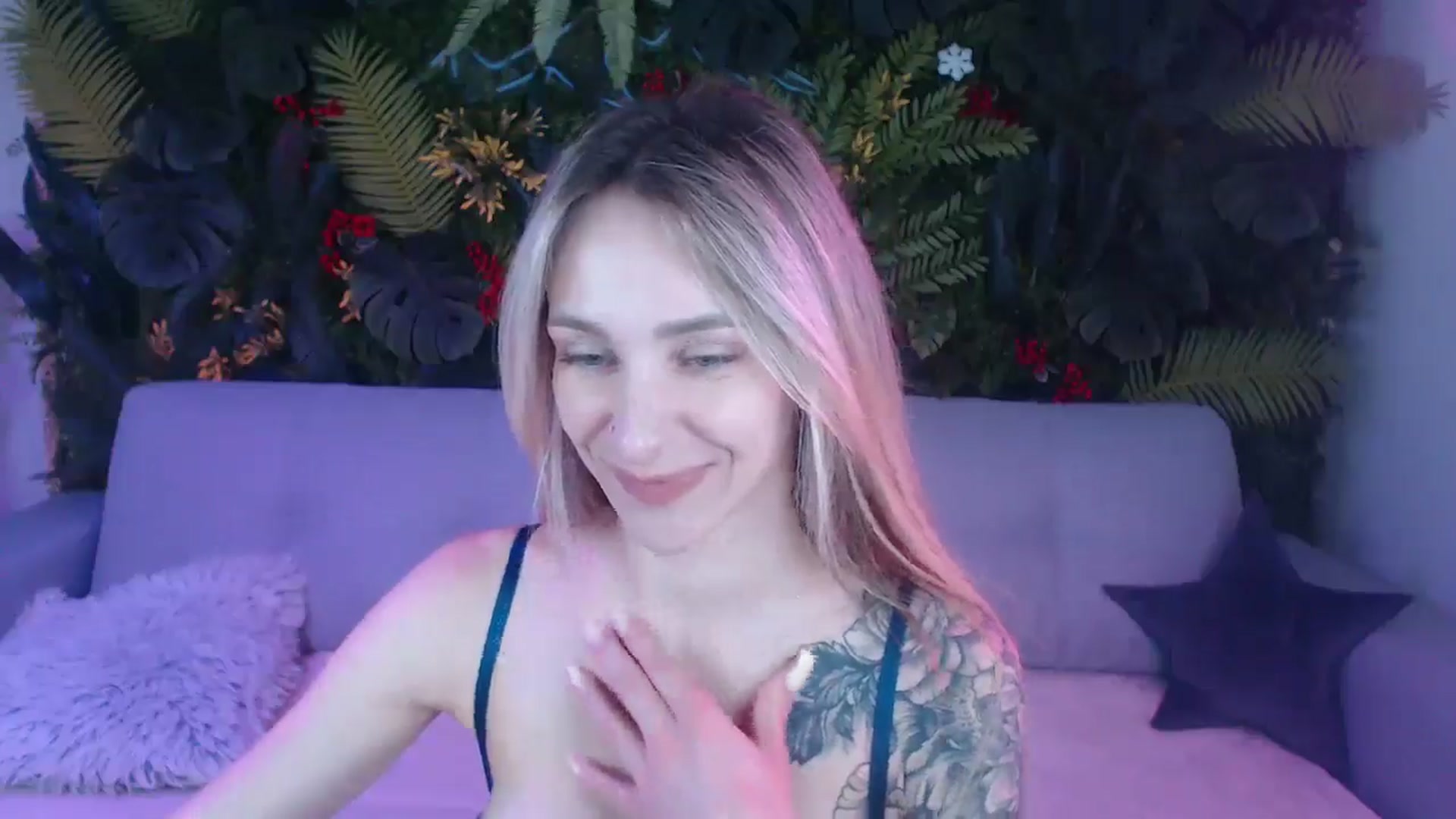 Gallery image thumbnail from Horny_Blond's myfreecams stream on, 07/06/2025, 08:32 image 4 of 20