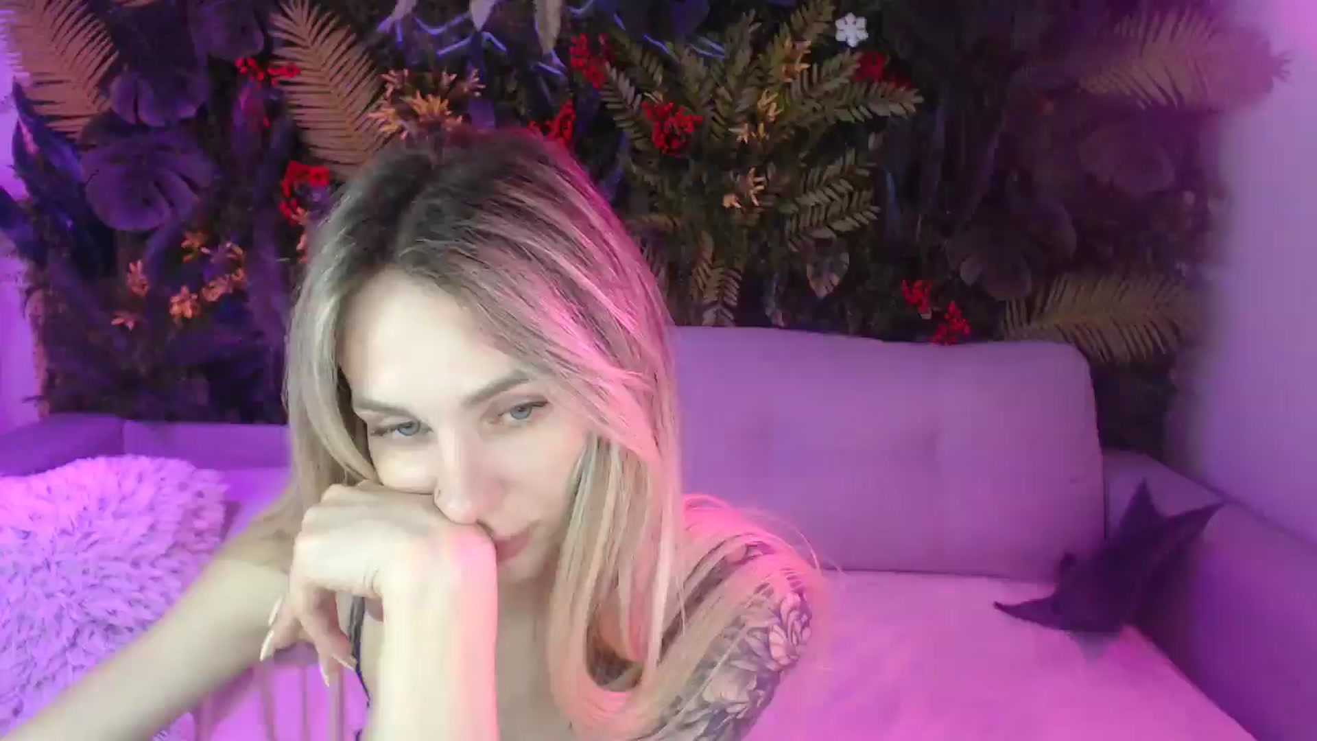 Gallery image thumbnail from Horny_Blond's myfreecams stream on, 07/06/2025, 10:04 image 3 of 20
