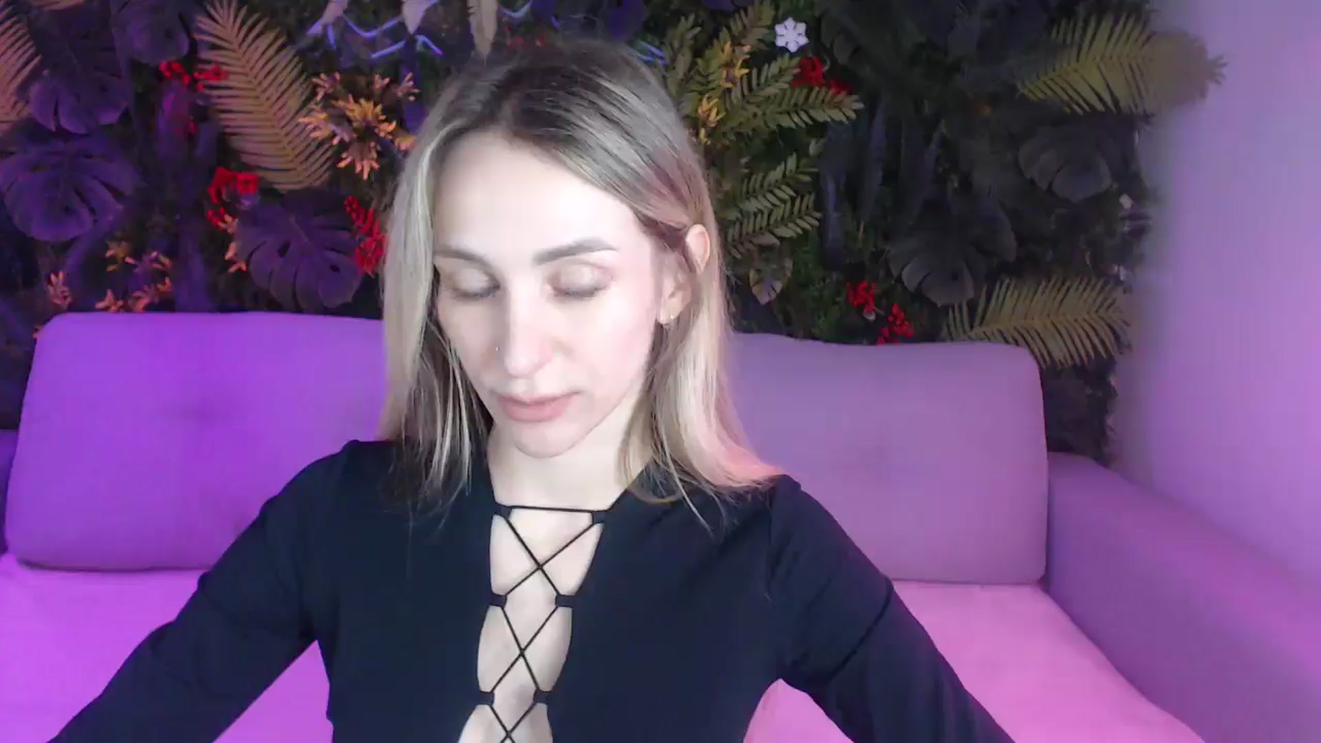 Gallery image thumbnail from Horny_Blond's myfreecams stream on, 07/08/2025, 09:07 image 3 of 20