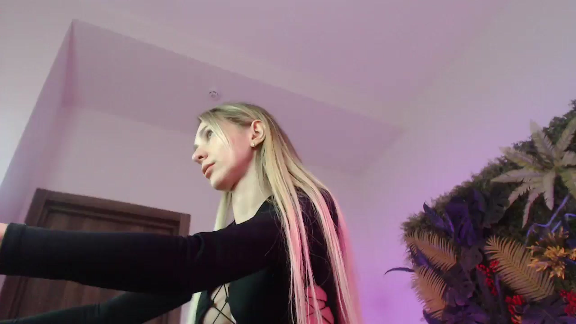 Gallery image thumbnail from Horny_Blond's myfreecams stream on, 07/08/2025, 10:42 image 15 of 20
