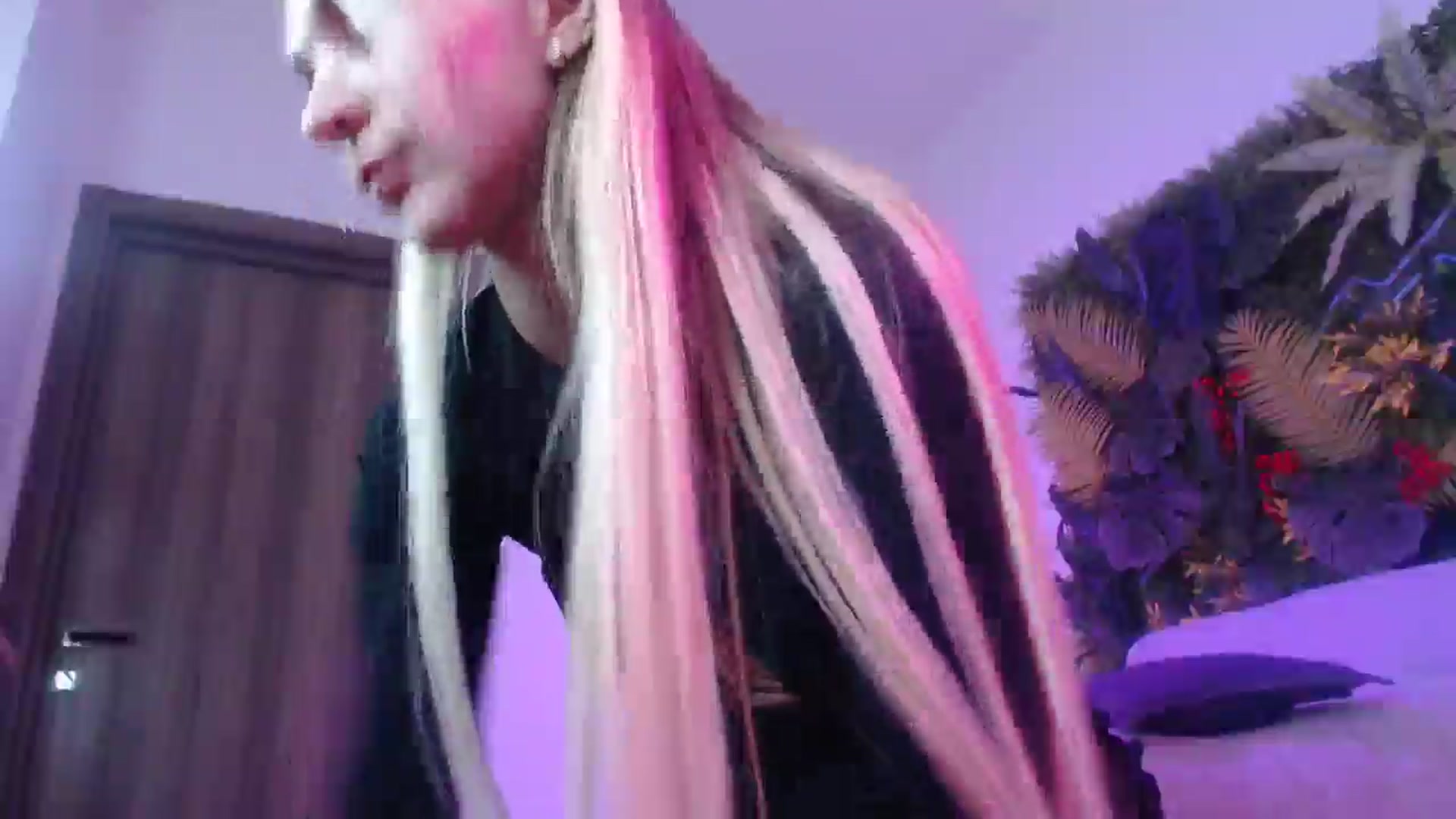 Gallery image thumbnail from Horny_Blond's myfreecams stream on, 07/08/2025, 10:42 image 18 of 20