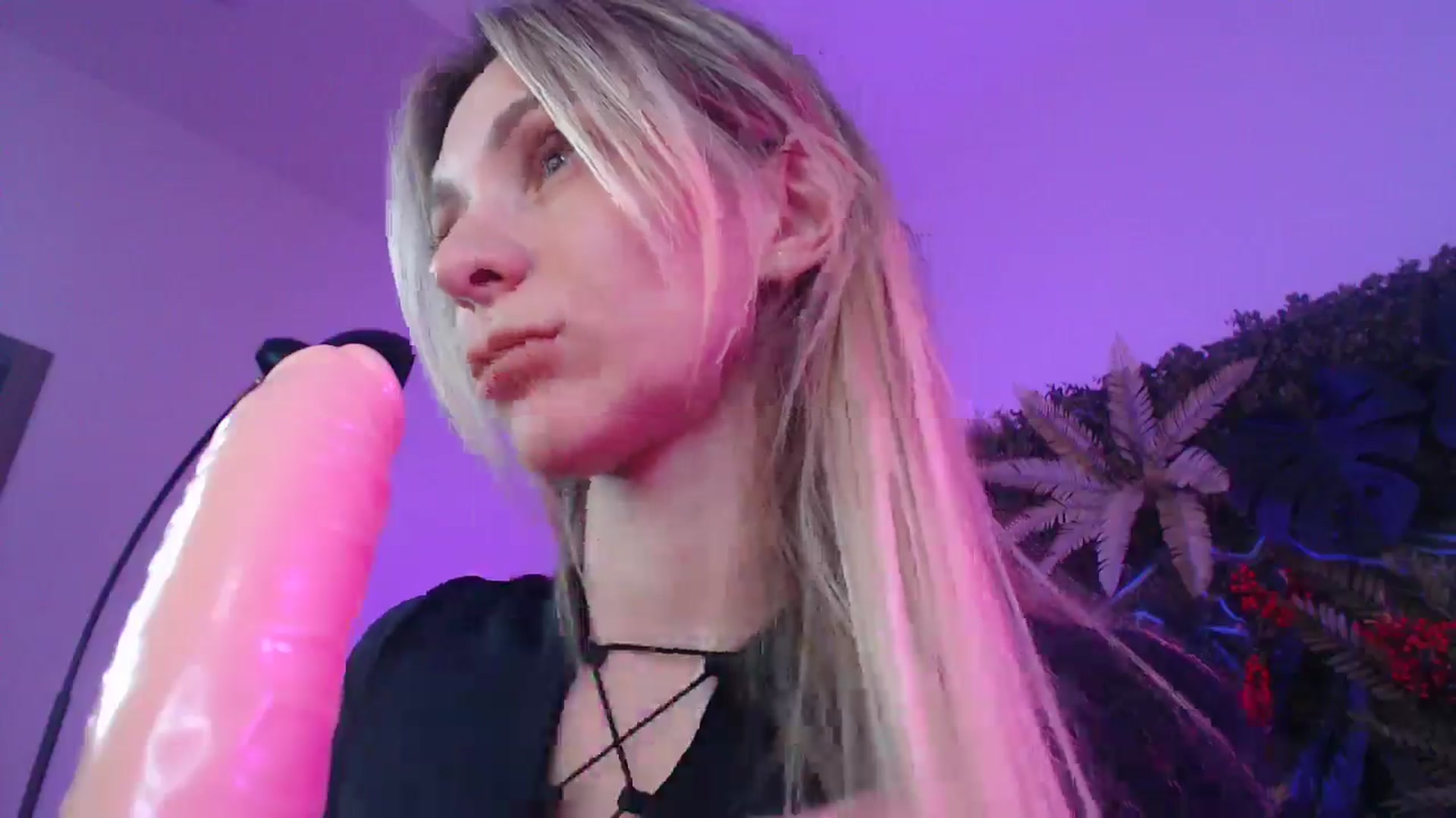 Gallery image thumbnail from Horny_Blond's myfreecams stream on, 07/08/2025, 13:49 image 19 of 20