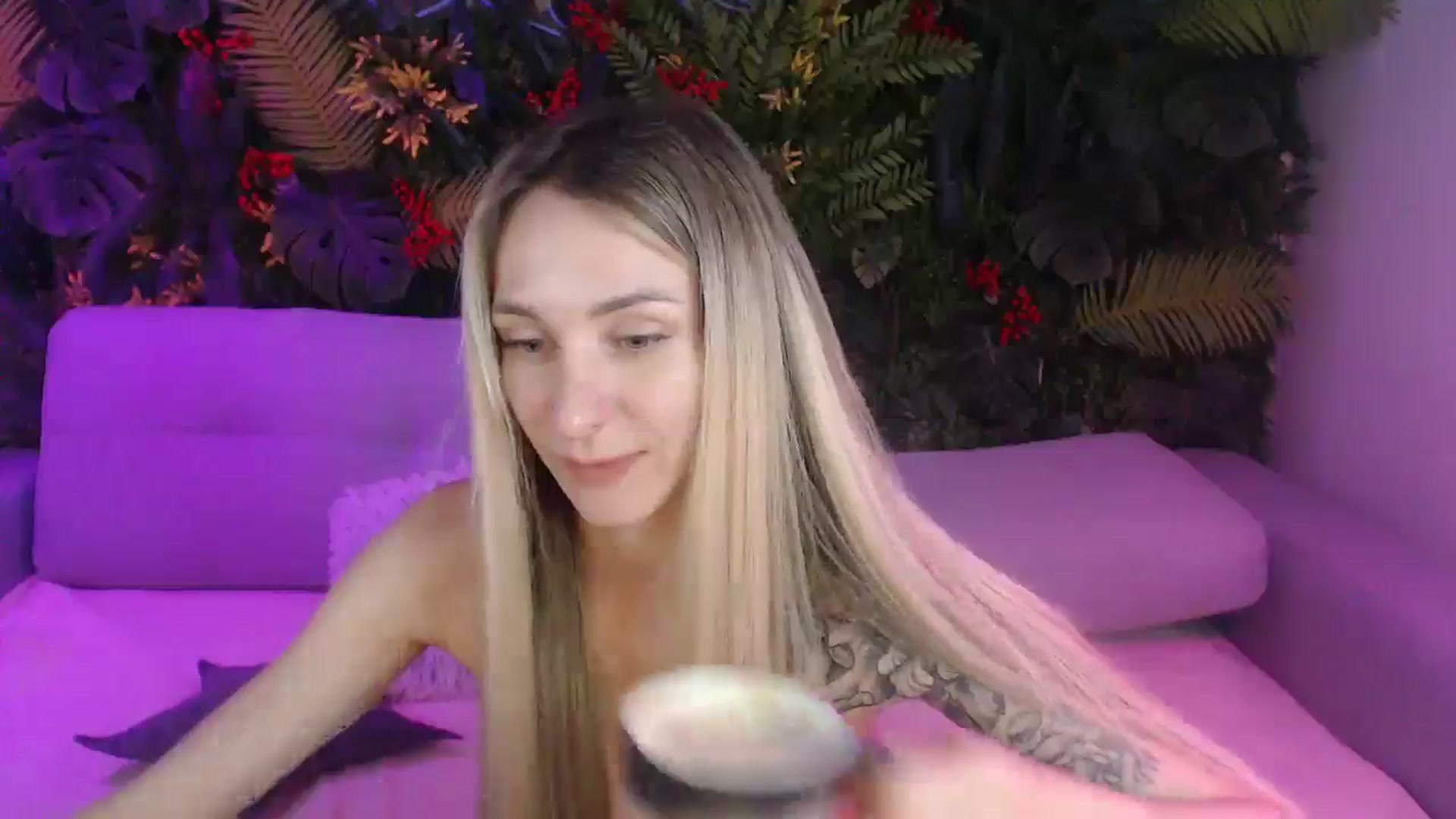 Gallery image thumbnail from Horny_Blond's myfreecams stream on, 07/12/2025, 10:52 image 6 of 20