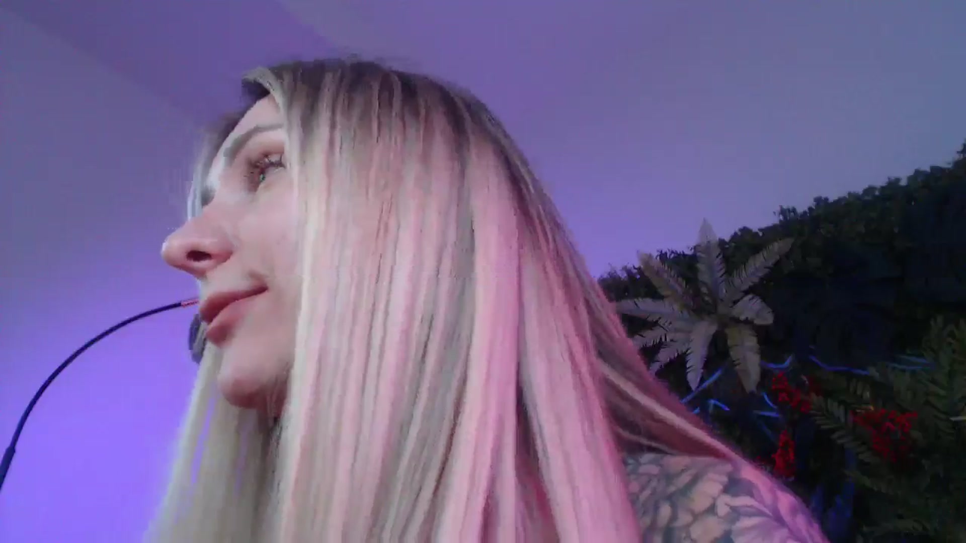 Gallery image thumbnail from Horny_Blond's myfreecams stream on, 07/12/2025, 13:00 image 18 of 20