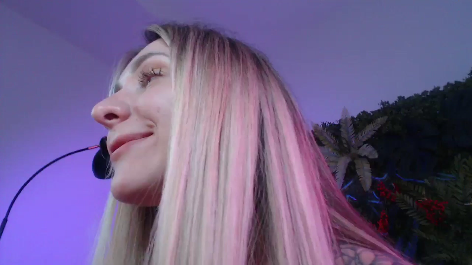 Gallery image thumbnail from Horny_Blond's myfreecams stream on, 07/12/2025, 13:00 image 11 of 20