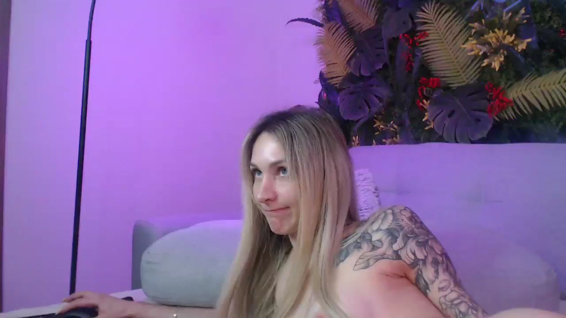 Gallery image thumbnail from Horny_Blond's myfreecams stream on, 07/13/2025, 13:40 image 9 of 20