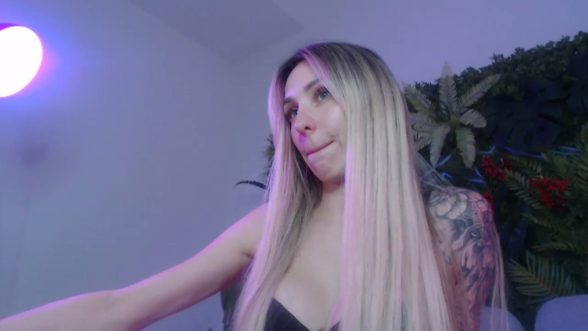 Gallery image thumbnail from Horny_Blond's myfreecams stream on, 07/19/2025, 09:37 image 8 of 20