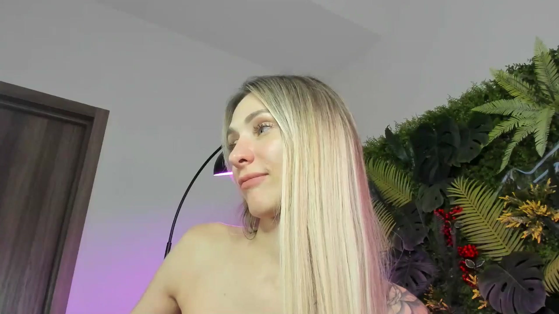Gallery image thumbnail from Horny_Blond's myfreecams stream on, 08/02/2025, 11:58 image 3 of 20