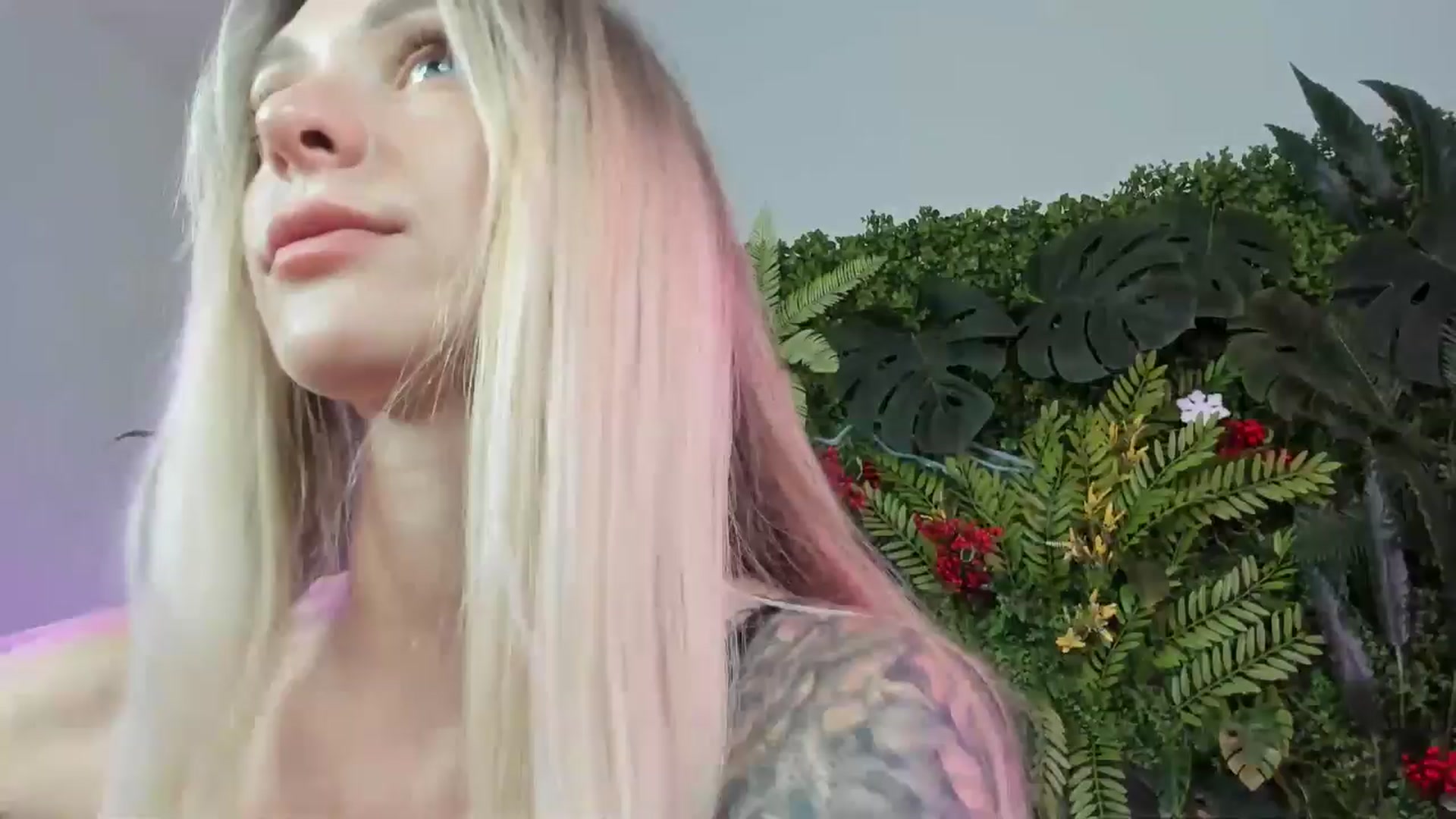 Gallery image thumbnail from Horny_Blond's myfreecams stream on, 08/03/2025, 08:30 image 14 of 20