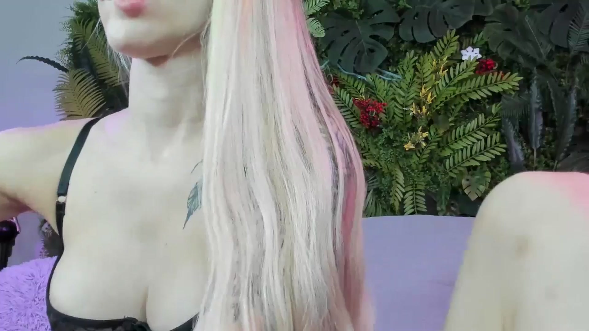 Gallery image thumbnail from Horny_Blond's myfreecams stream on, 08/03/2025, 08:30 image 10 of 20