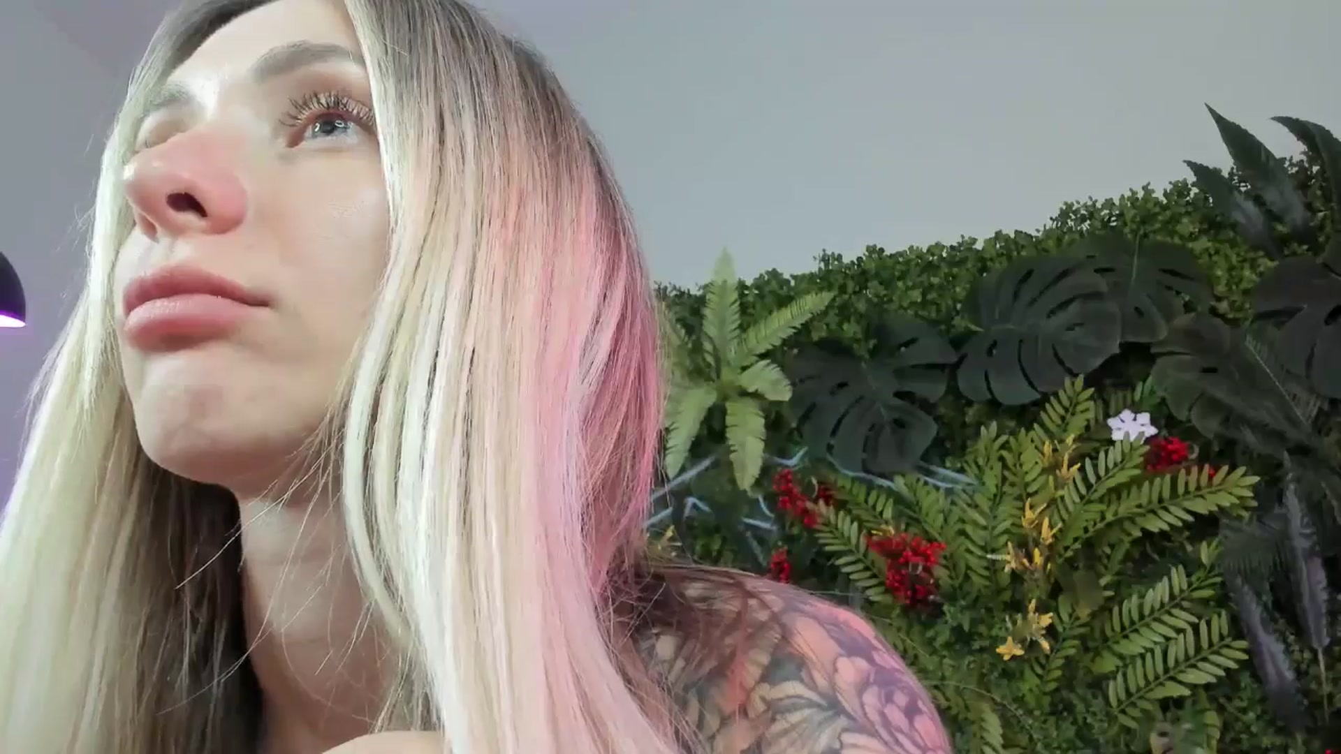 Gallery image thumbnail from Horny_Blond's myfreecams stream on, 08/03/2025, 11:44 image 11 of 20