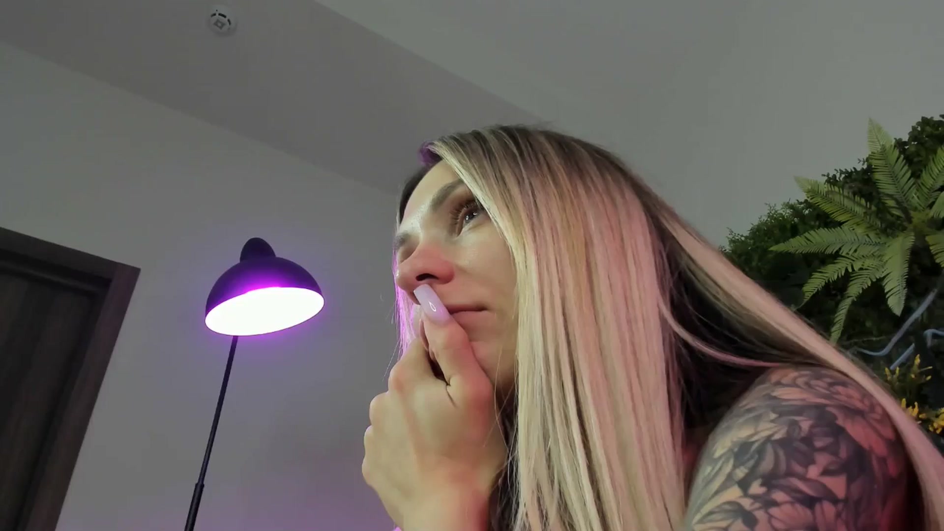 Gallery image thumbnail from Horny_Blond's myfreecams stream on, 08/03/2025, 13:13 image 15 of 20
