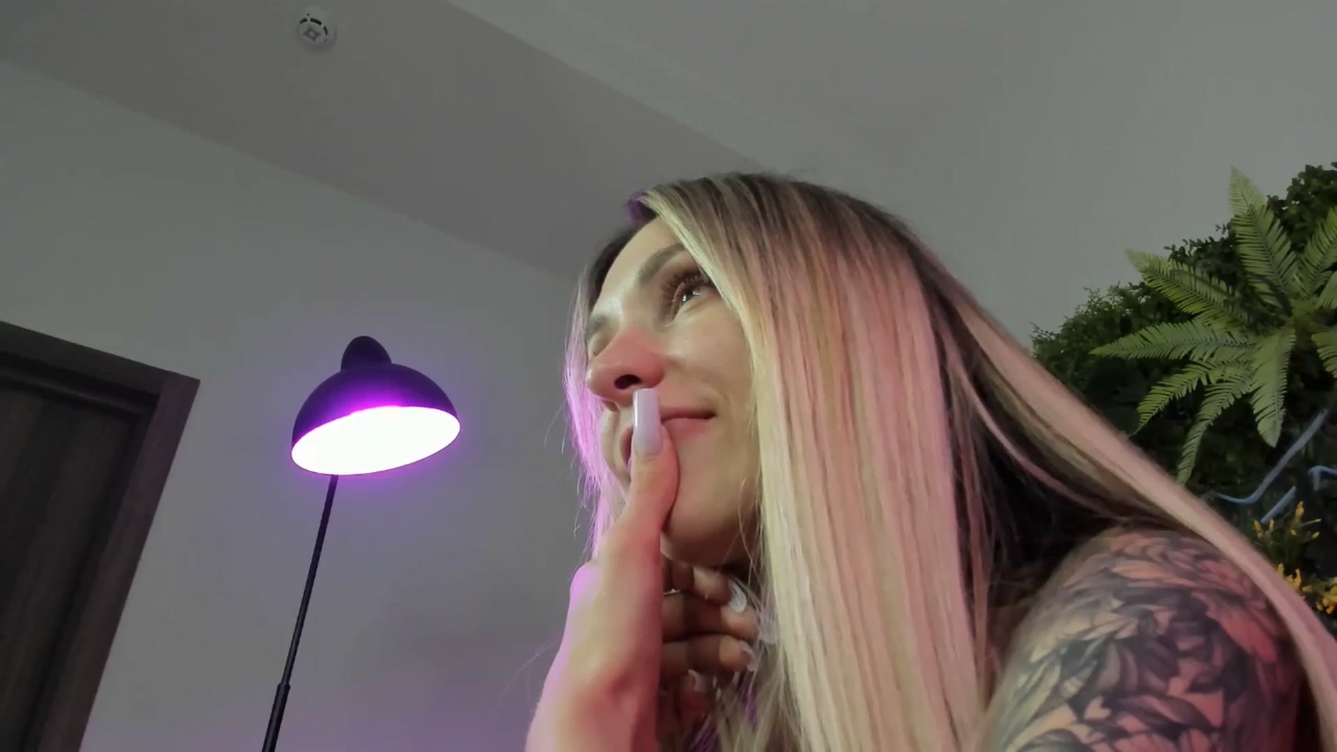 Gallery image thumbnail from Horny_Blond's myfreecams stream on, 08/03/2025, 13:13 image 14 of 20