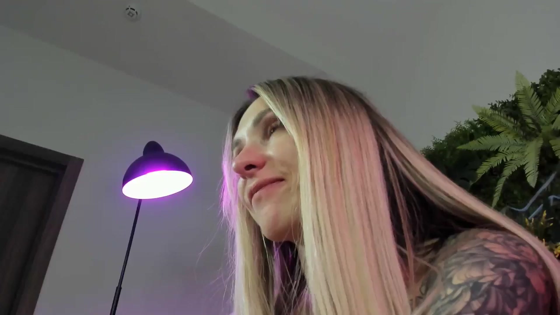Gallery image thumbnail from Horny_Blond's myfreecams stream on, 08/03/2025, 13:13 image 13 of 20
