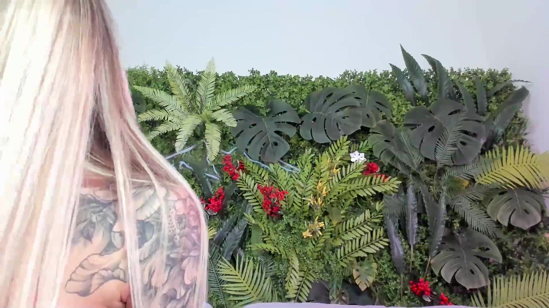 Gallery image thumbnail from Horny_Blond's myfreecams stream on, 08/04/2025, 09:14 image 6 of 20