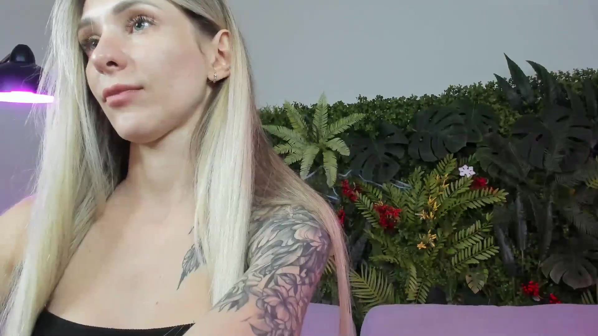 Gallery image thumbnail from Horny_Blond's myfreecams stream on, 08/04/2025, 09:50 image 7 of 20