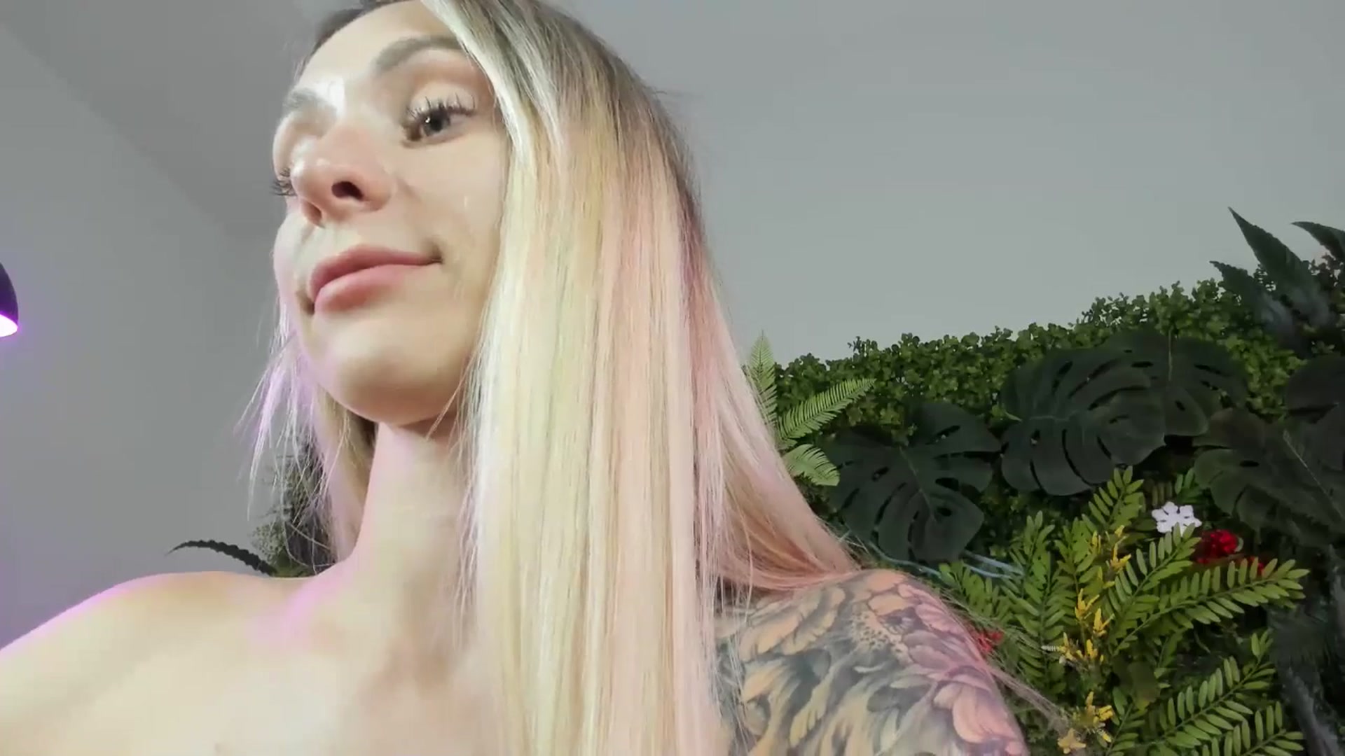 Gallery image thumbnail from Horny_Blond's myfreecams stream on, 08/04/2025, 11:44 image 2 of 20