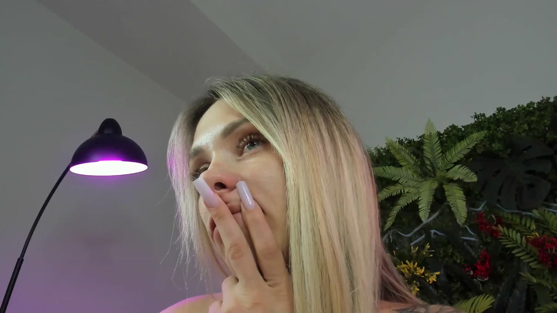 Gallery image thumbnail from Horny_Blond's myfreecams stream on, 08/04/2025, 12:10 image 12 of 20