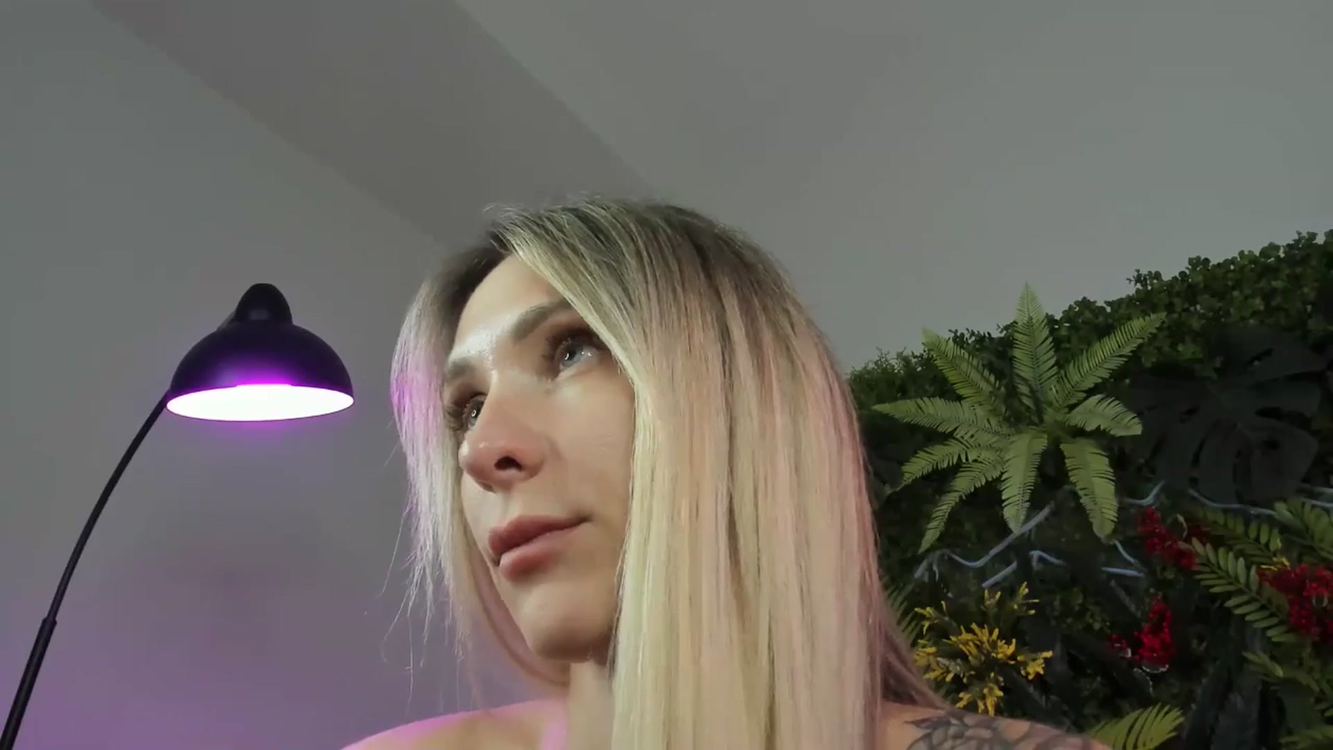Gallery image thumbnail from Horny_Blond's myfreecams stream on, 08/04/2025, 12:10 image 13 of 20