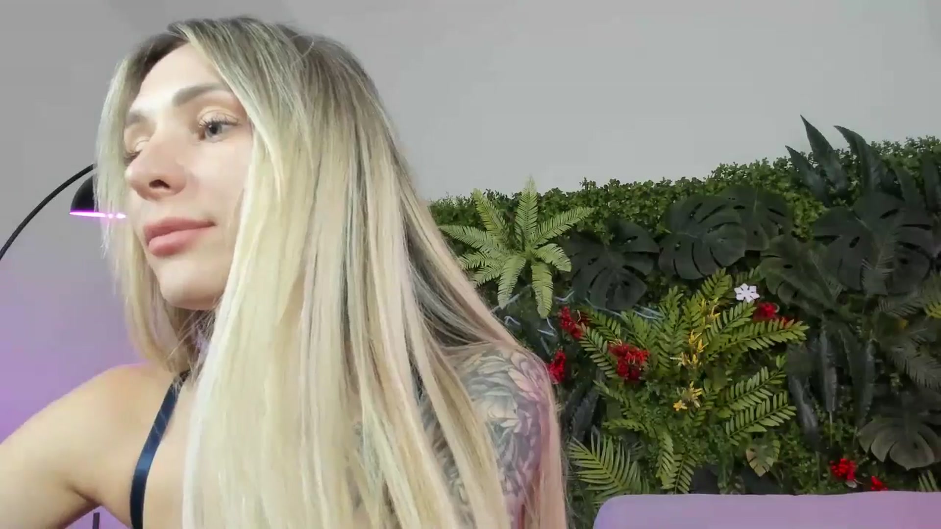 Gallery image thumbnail from Horny_Blond's myfreecams stream on, 08/05/2025, 09:17 image 18 of 20