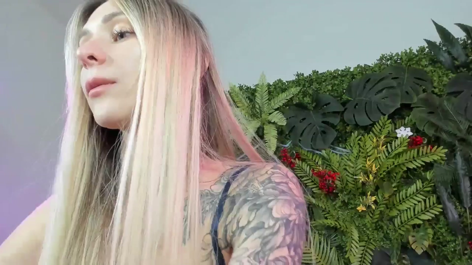 Gallery image thumbnail from Horny_Blond's myfreecams stream on, 08/05/2025, 09:17 image 11 of 20