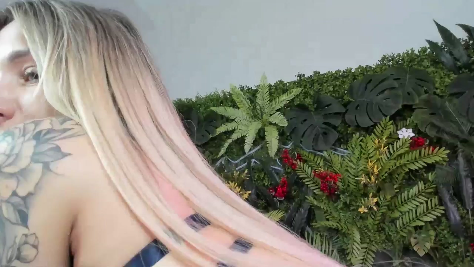 Gallery image thumbnail from Horny_Blond's myfreecams stream on, 08/05/2025, 09:17 image 12 of 20