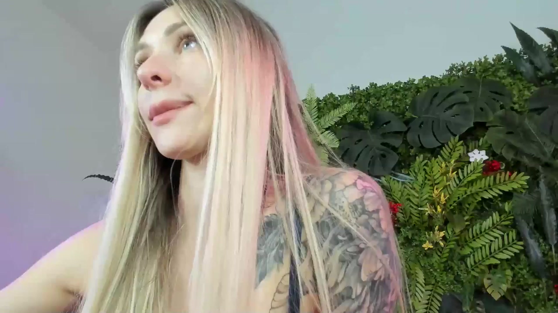 Gallery image thumbnail from Horny_Blond's myfreecams stream on, 08/05/2025, 09:17 image 10 of 20