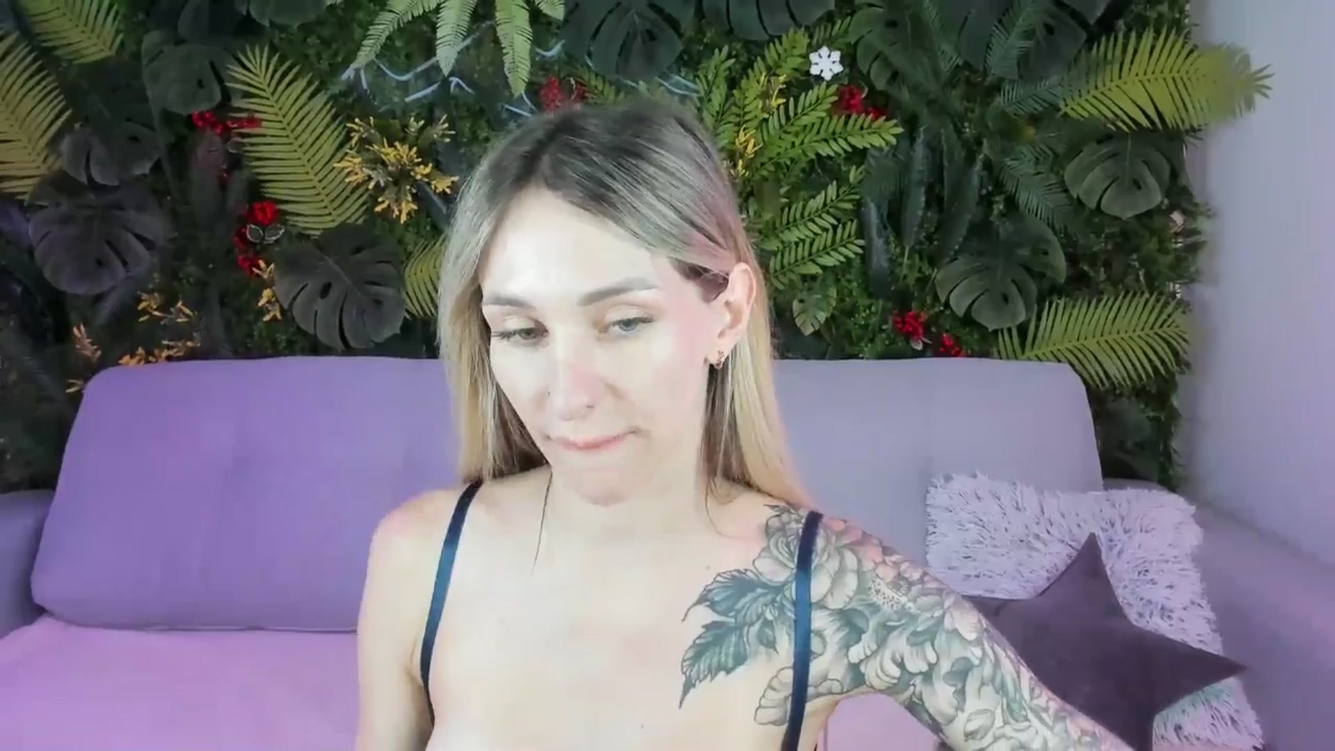 Gallery image thumbnail from Horny_Blond's myfreecams stream on, 08/05/2025, 09:35 image 2 of 20