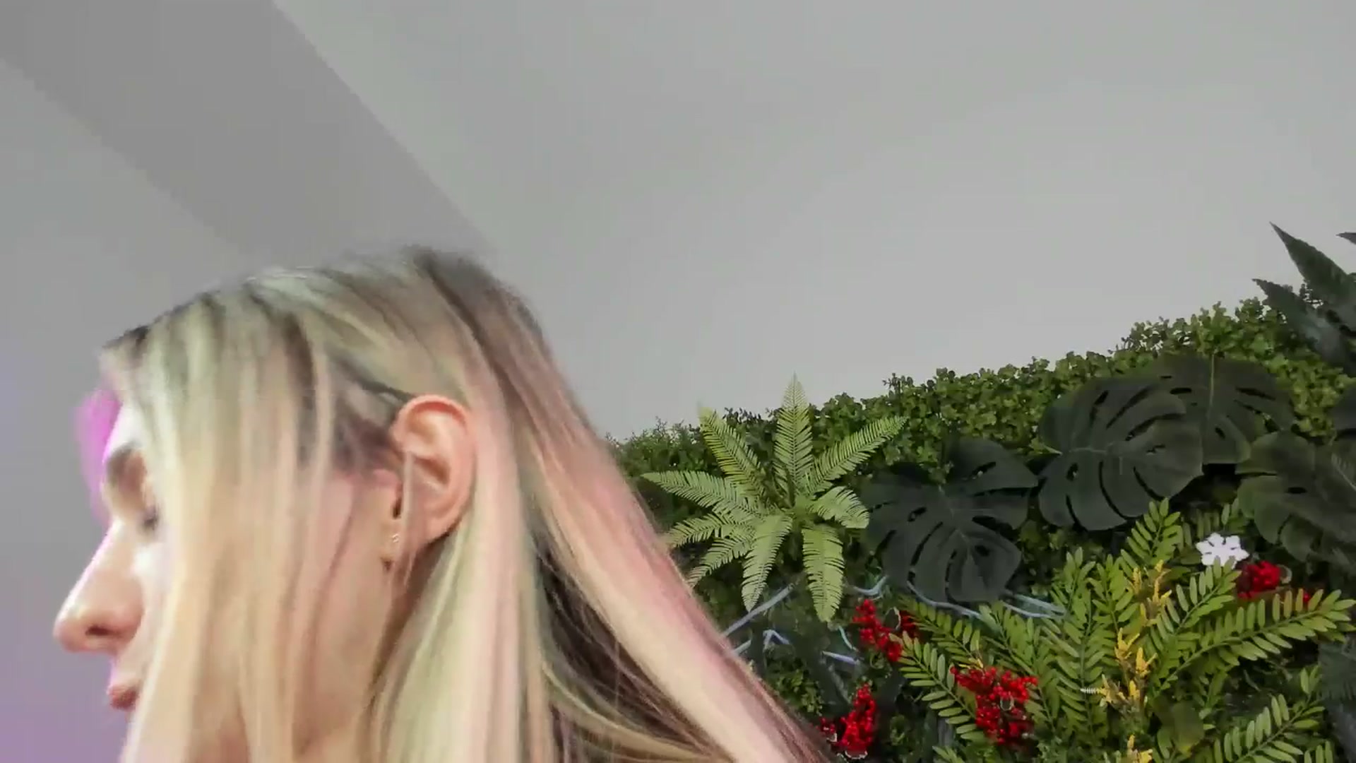 Gallery image thumbnail from Horny_Blond's myfreecams stream on, 08/05/2025, 11:44 image 20 of 20