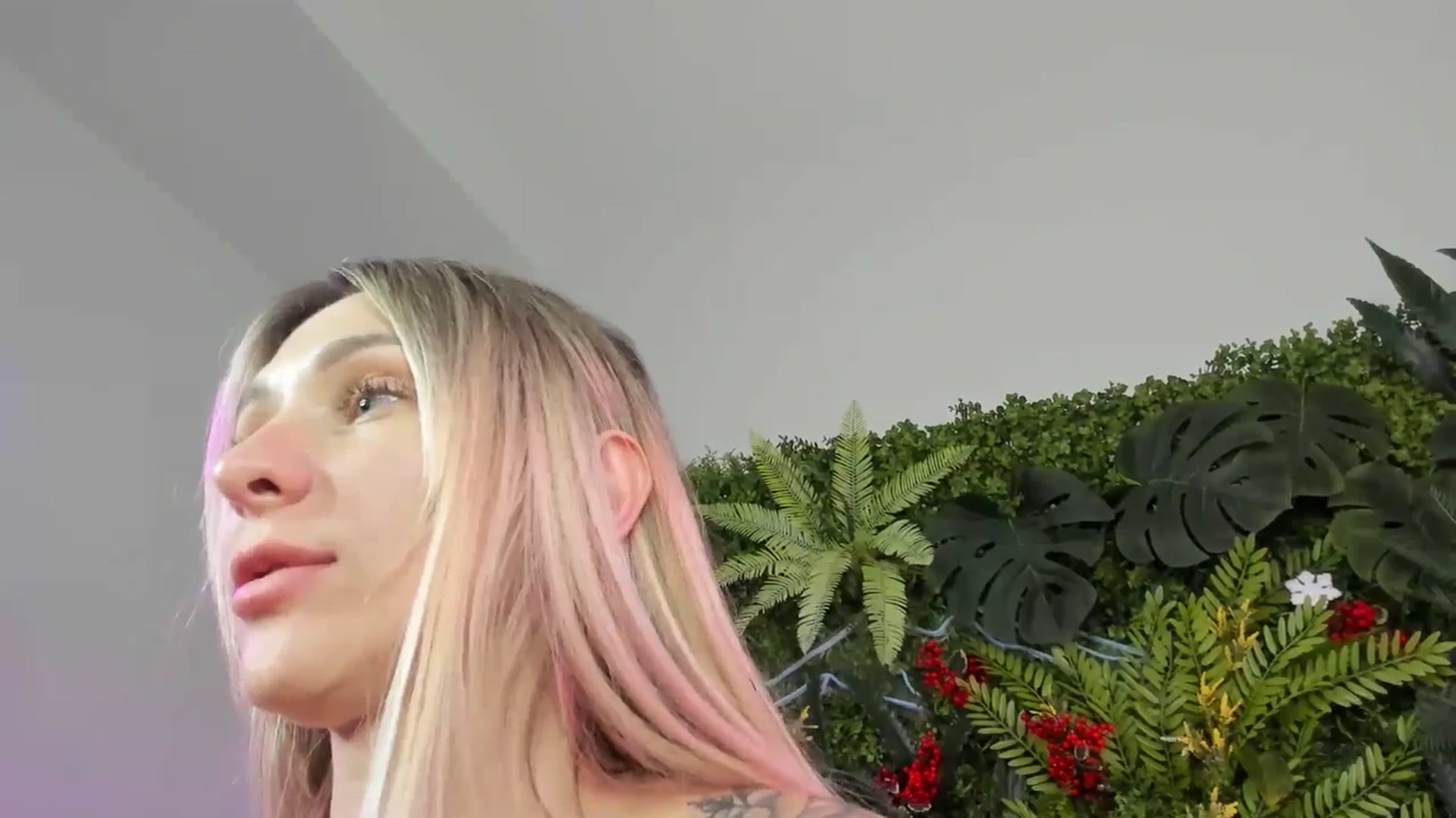 Gallery image thumbnail from Horny_Blond's myfreecams stream on, 08/05/2025, 11:44 image 18 of 20